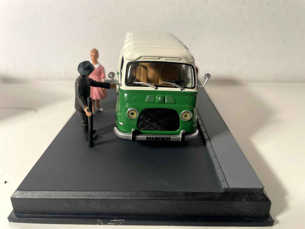 Renault Estafette verde com telhado branco quebrado/beige - La Nationale 7 - a estrada azul