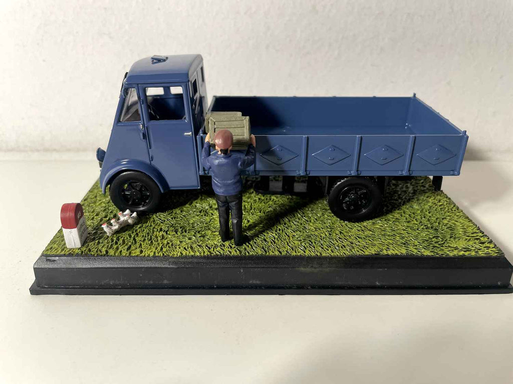 Renault camion AHN plateau bleu - La Nationale 7 - la route bleue
