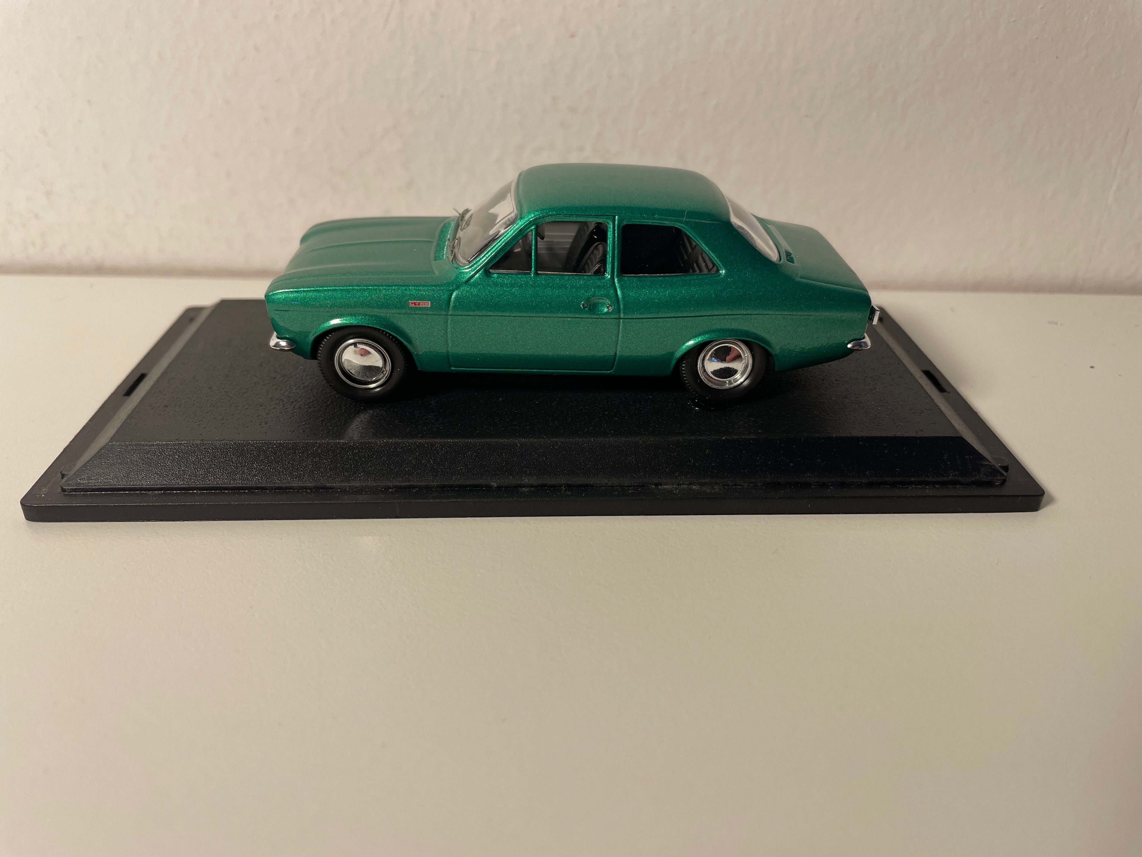 Ford Escort MK1 verde - TROPHEU