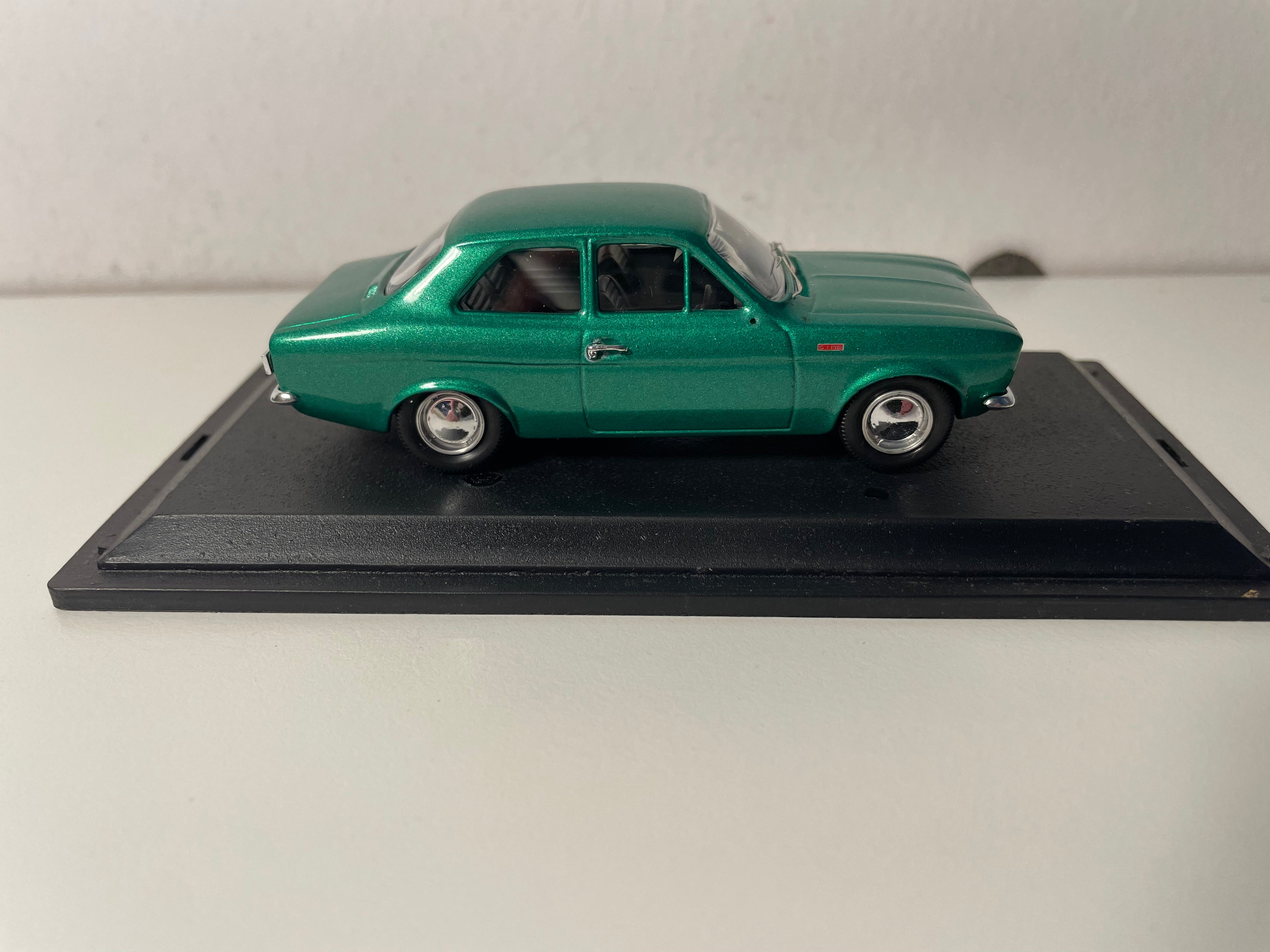 Ford Escort MK1 verde - TROPHEU