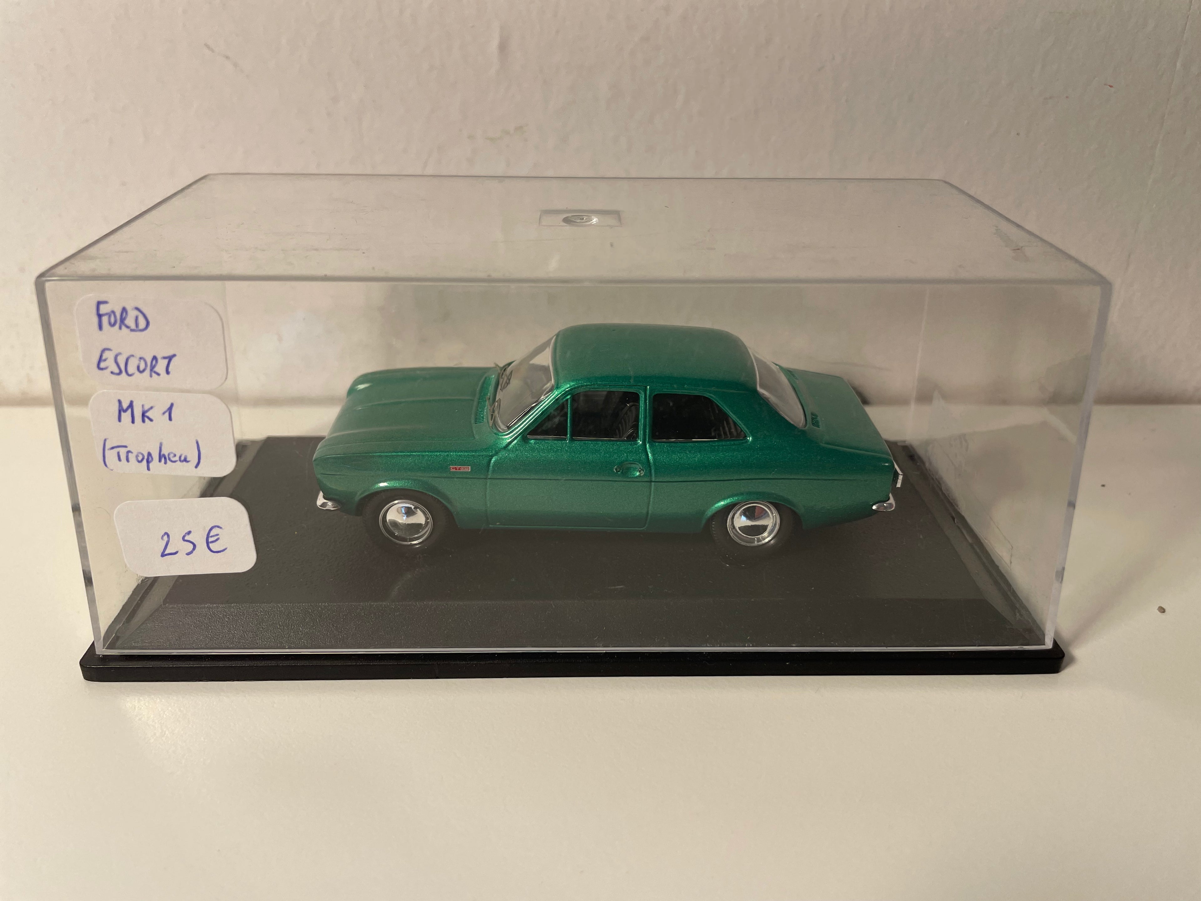 Ford Escort MK1 verde - TROPHEU