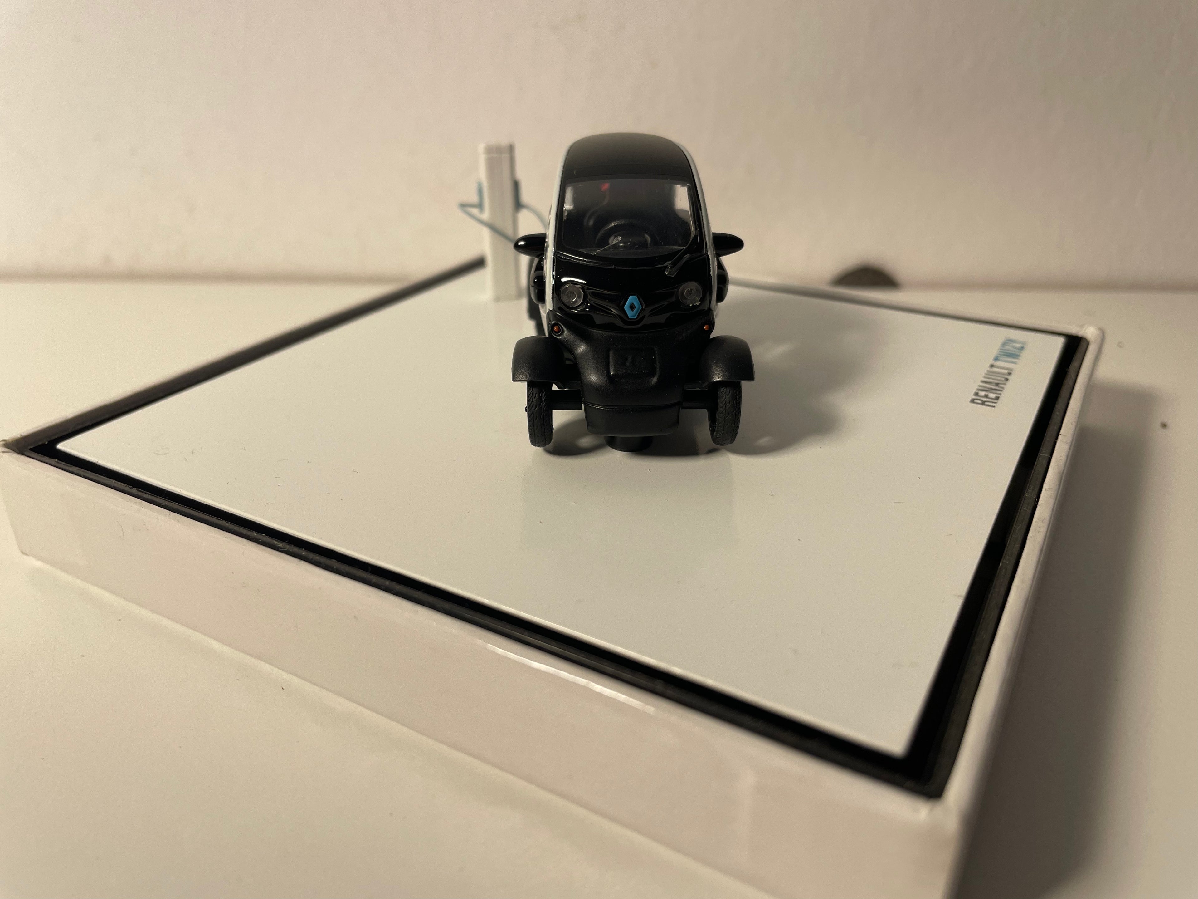 Renault Twizy Preto (Veículo Elétrico) - Conjunto de Caixa Quadrada