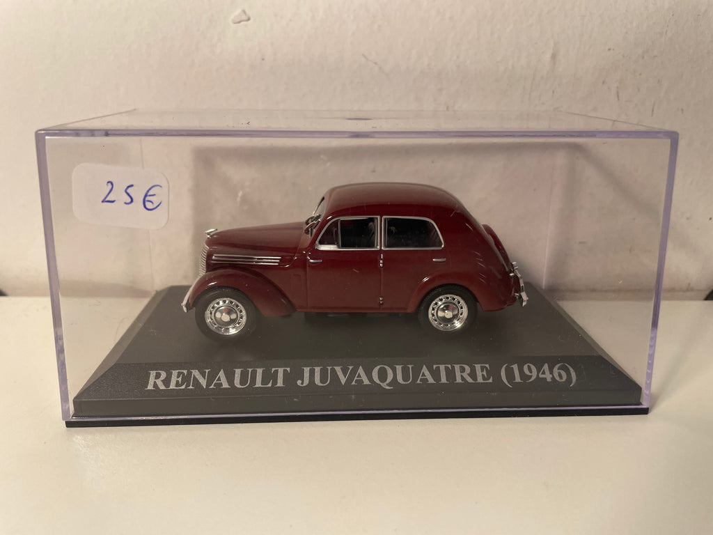 1946 bordeauxrode Renault Juvaquatre