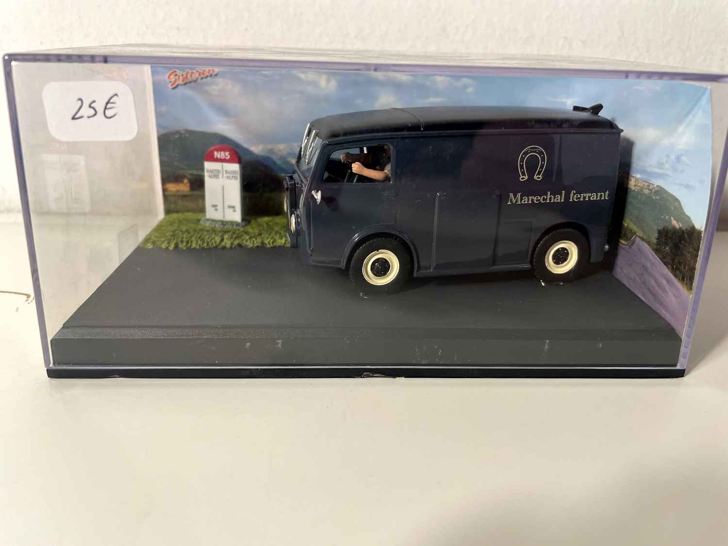Citroën Tub Cinza Escuro - A Nacional 7 - A Estrada Azul