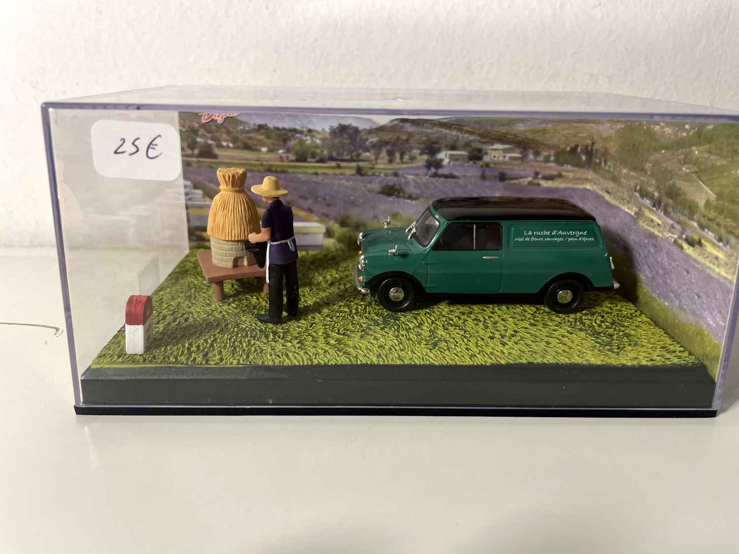 Morris Mini Van verde com teto preto - La Nationale 7 - A Estrada Azul