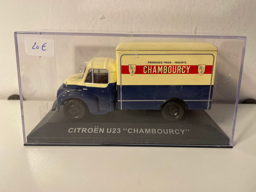 Citroën U23 blu e beige con pubblicità CHAMBOURCY