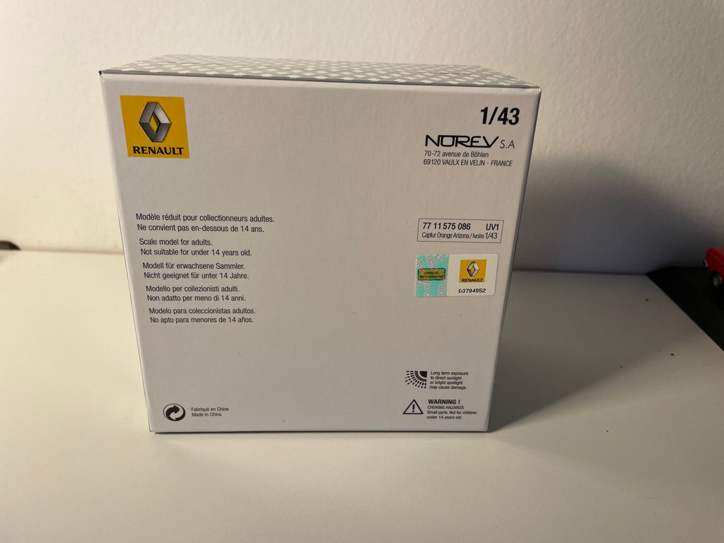 Renault Captur orange Arizona et toit beige - NOREV - coffret boite carrée