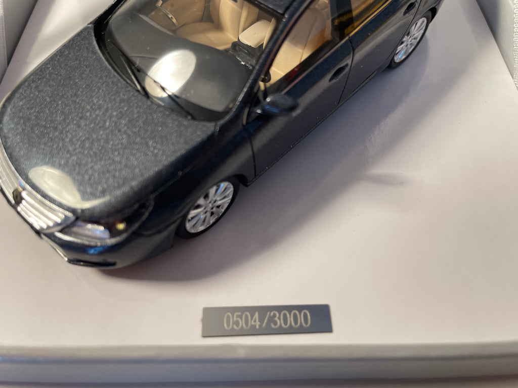Renault Latitude szary ciemny - SPARK - zestaw w kwadratowym pudełku
