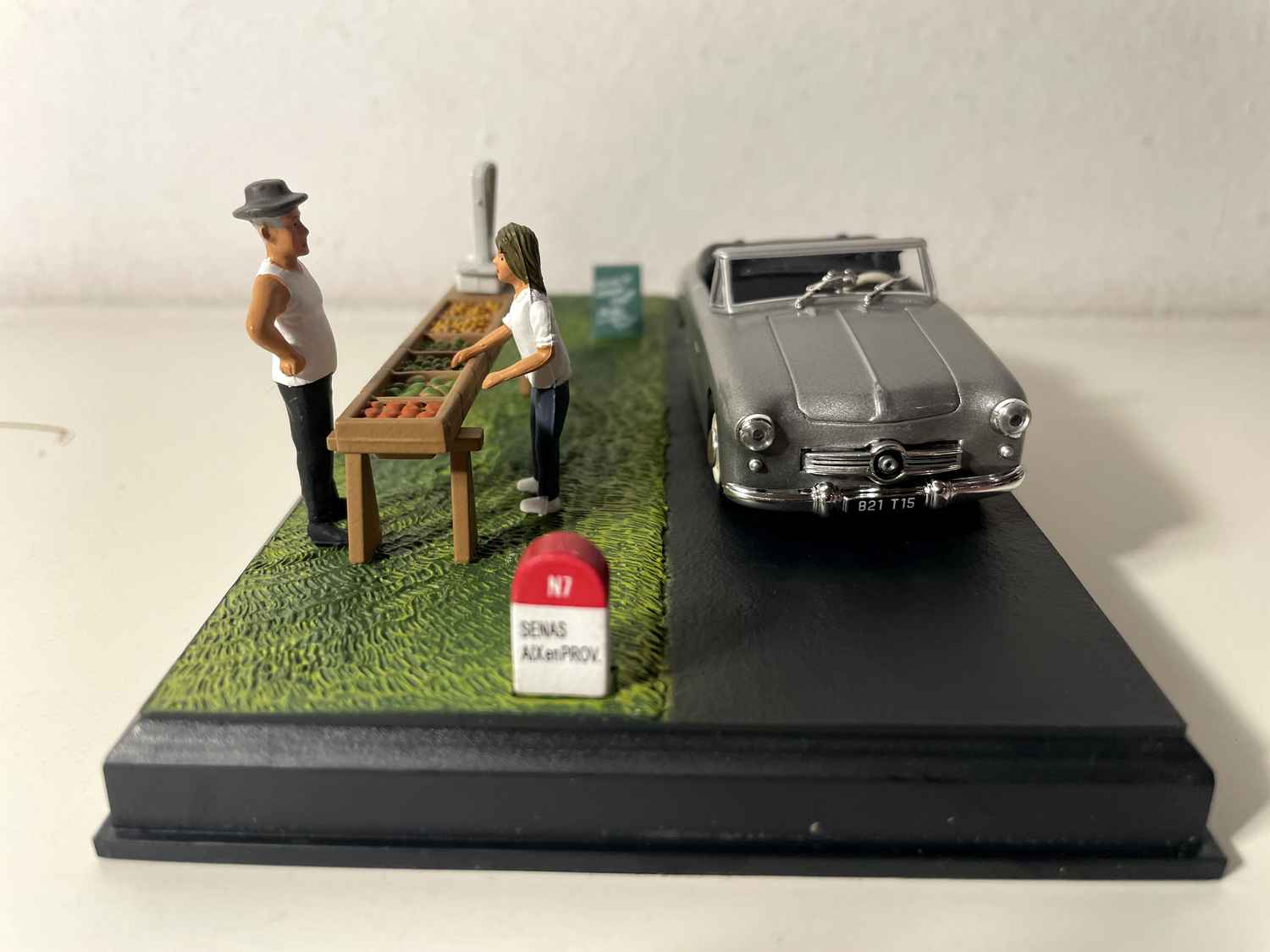Panhard Dyna Junior grise - La Nationale 7 - la route bleue