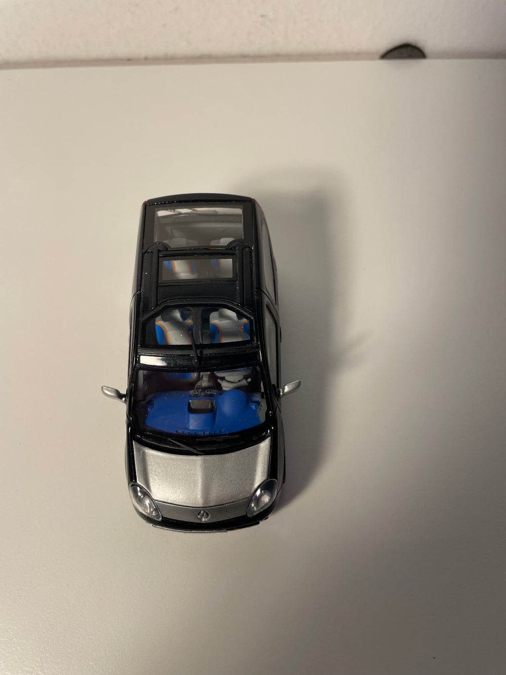 Renault Kangoo BE-BOP noire et capot grise - coffret boite rectangle