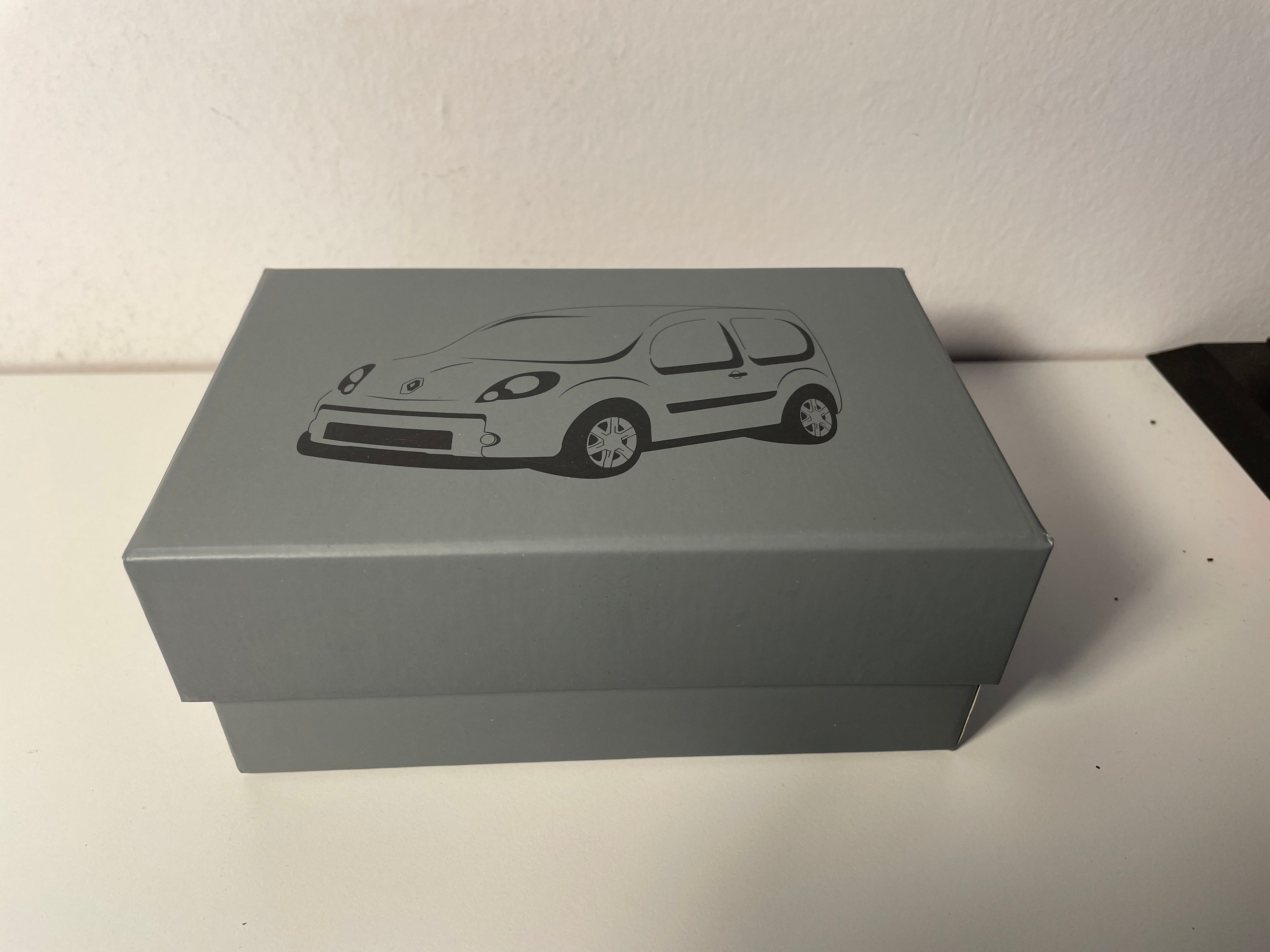 Renault Kangoo BE-BOP noire et capot grise - coffret boite rectangle
