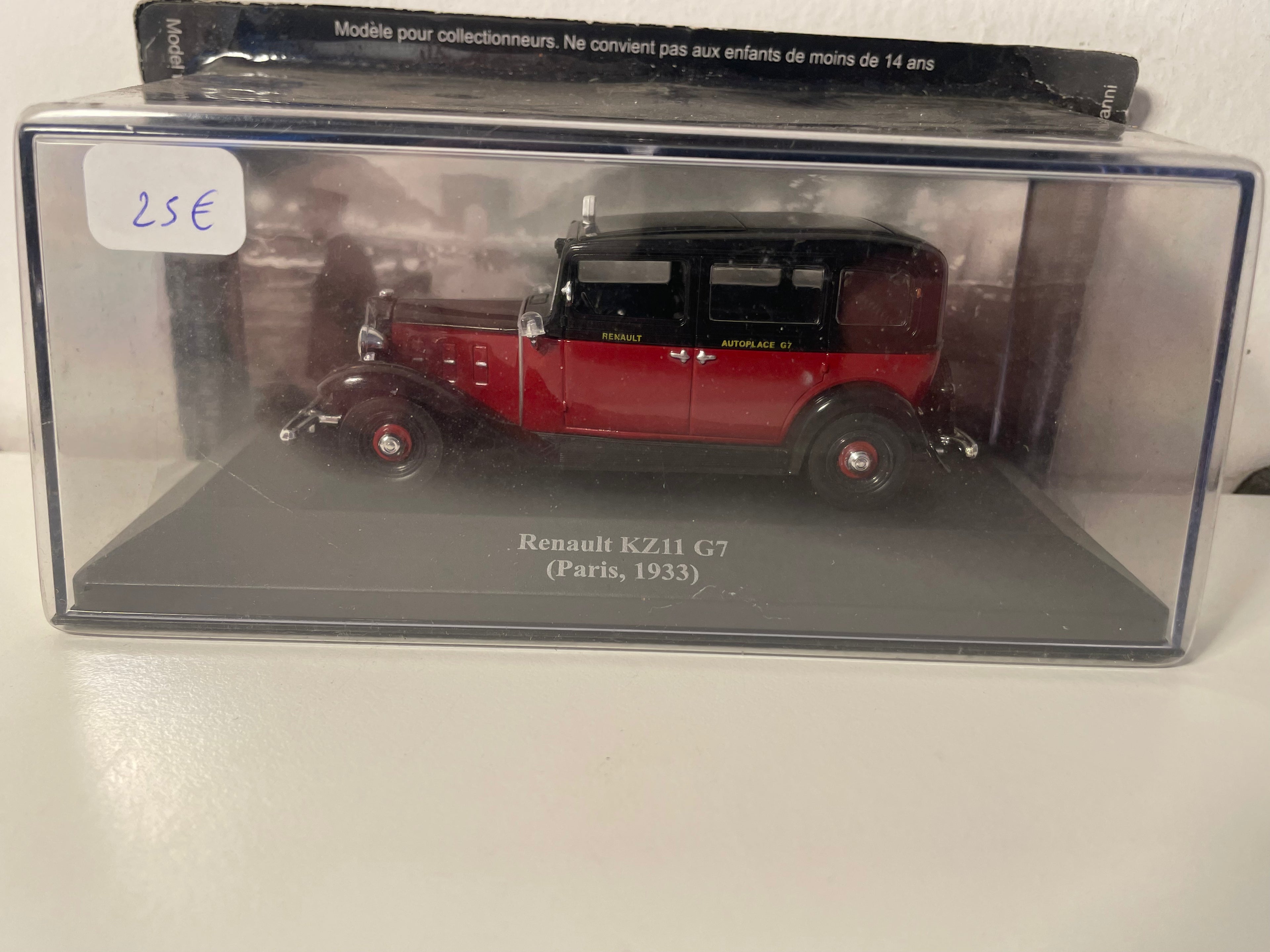 Renault KZ11 G7 bordeaux et noire de 1933 - Taxi à Paris