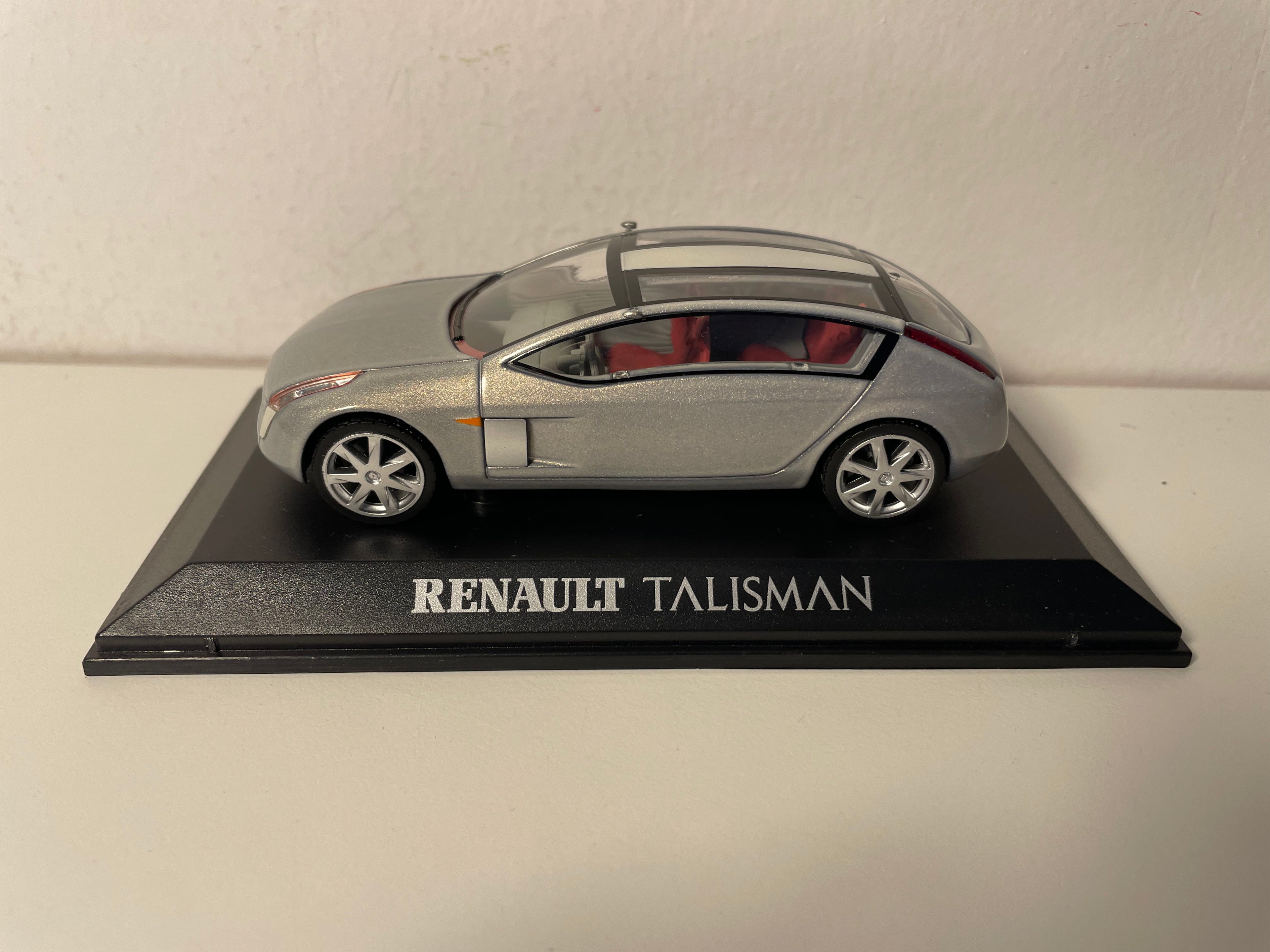 Renault Talisman Grau
