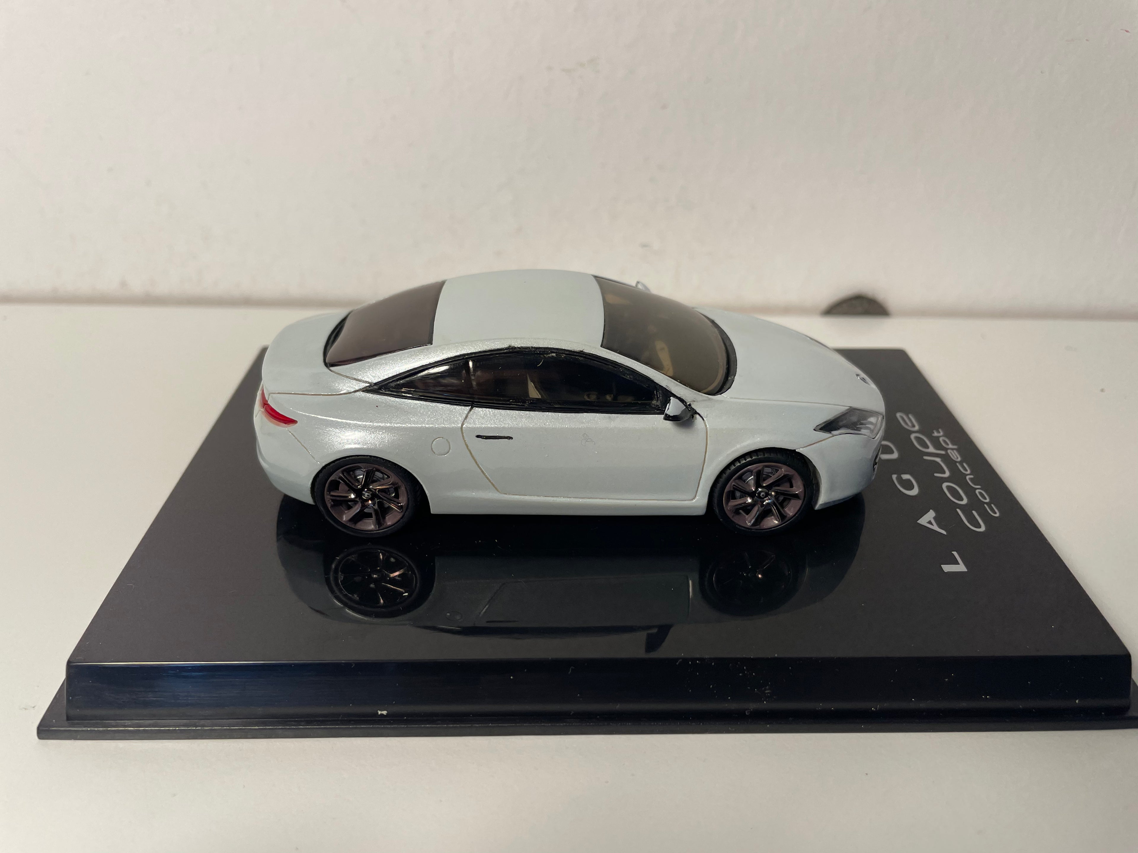 Renault Laguna coupé concept grise claire? - Provence moulage