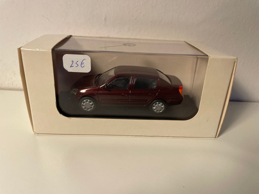 Renault Clio "SYMBOL" - "THALIA" sedan 4-drzwiowy - kolekcja Prestige