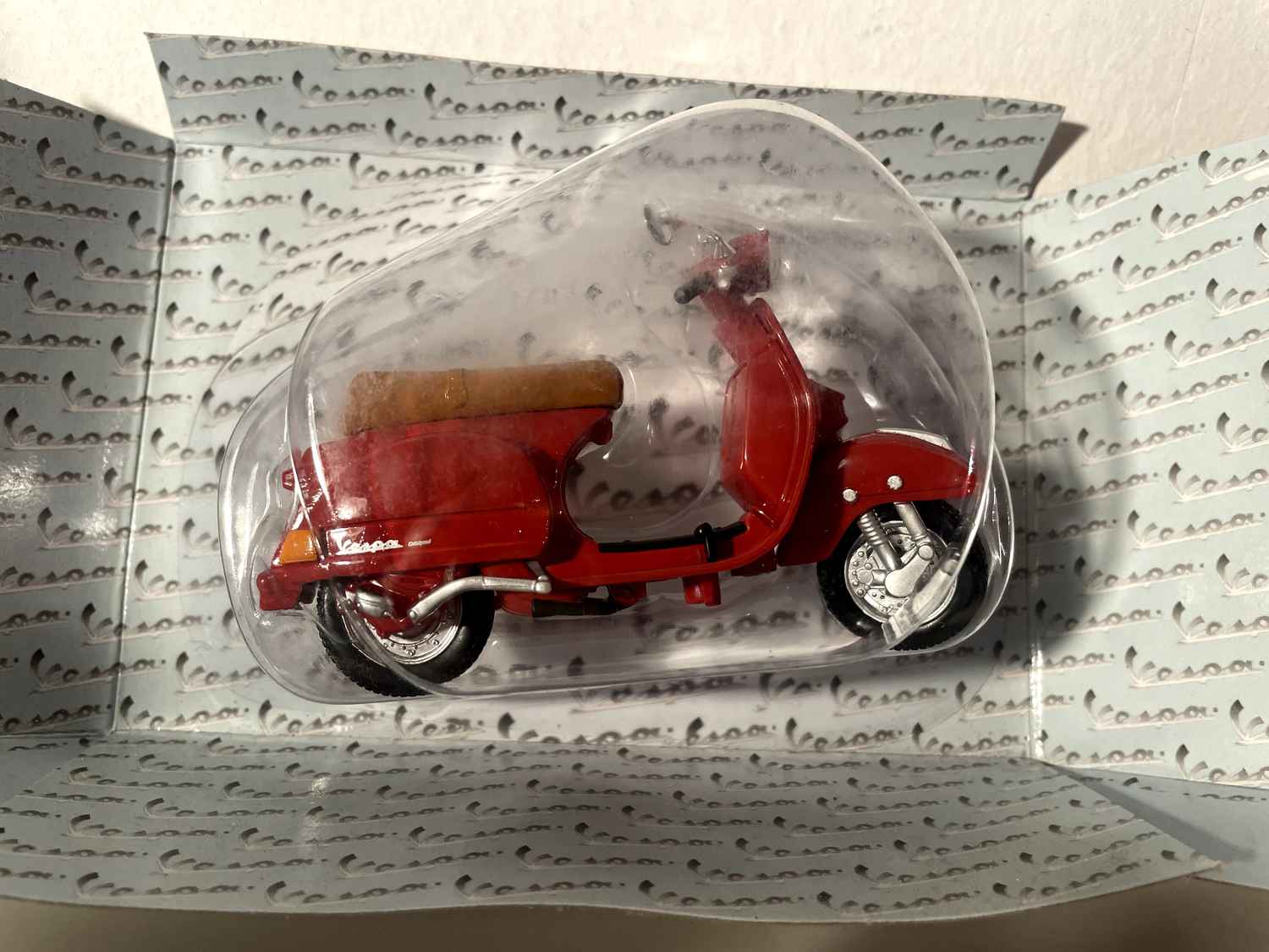 VESPA P150X bordeaux- Maisto