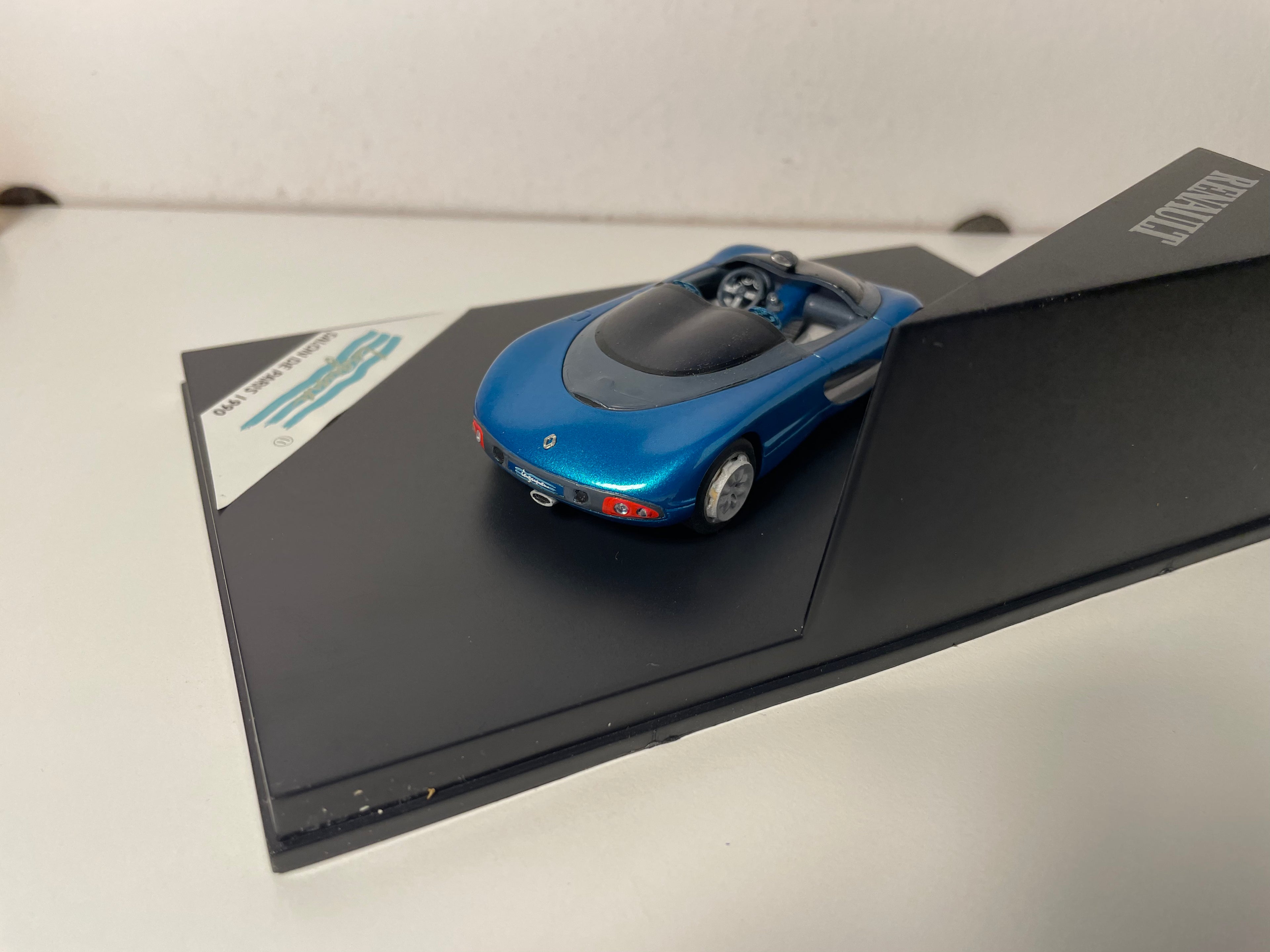 Renault Laguna bleue - salon de Paris 1990 - coffret boite rectangle