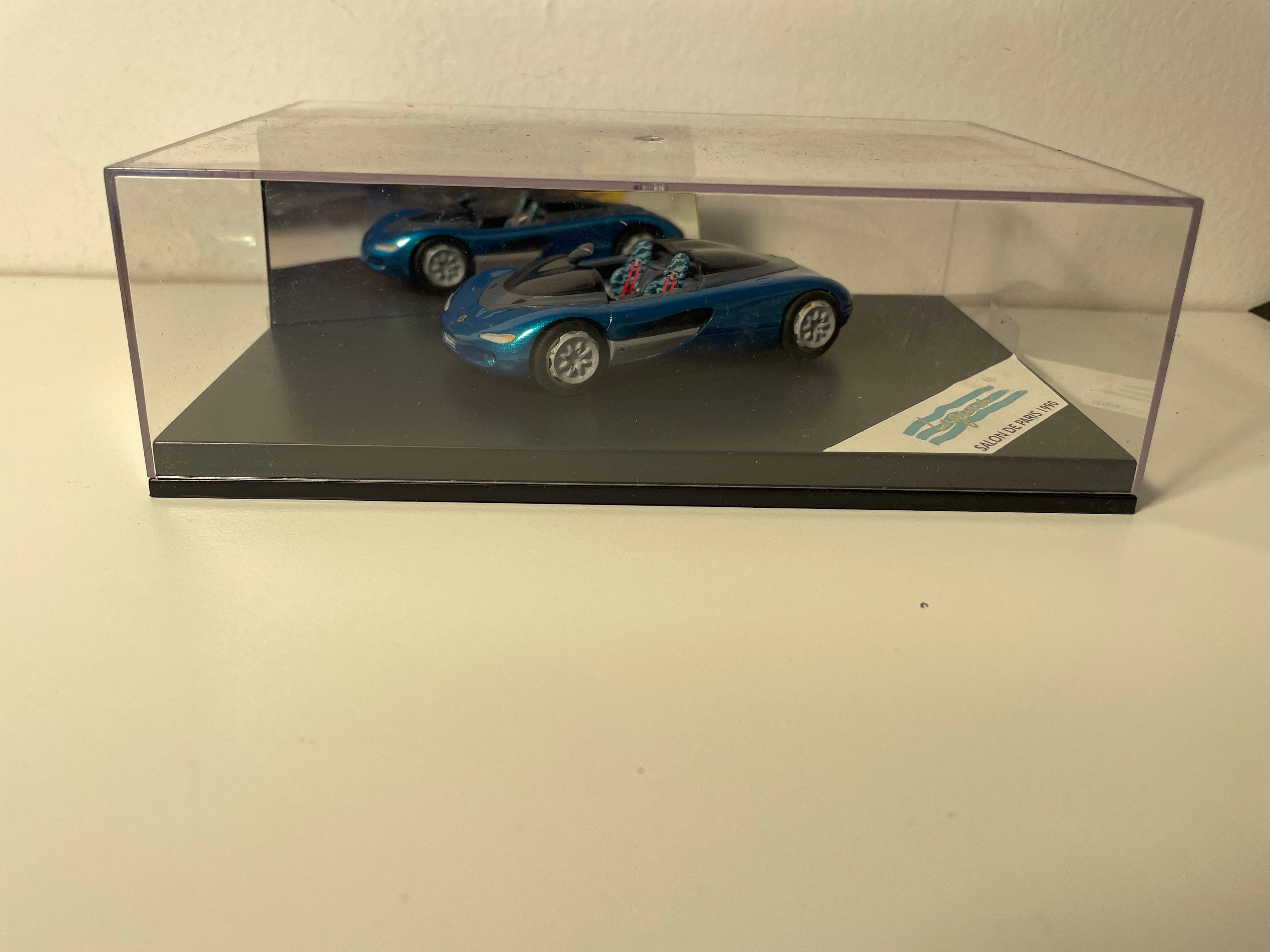 Renault Laguna bleue - salon de Paris 1990 - coffret boite rectangle