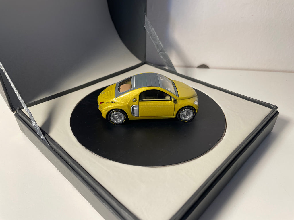 Renault Fiftie jaune de 1996 - concept car  - coffret boite carrée marron - NOREV