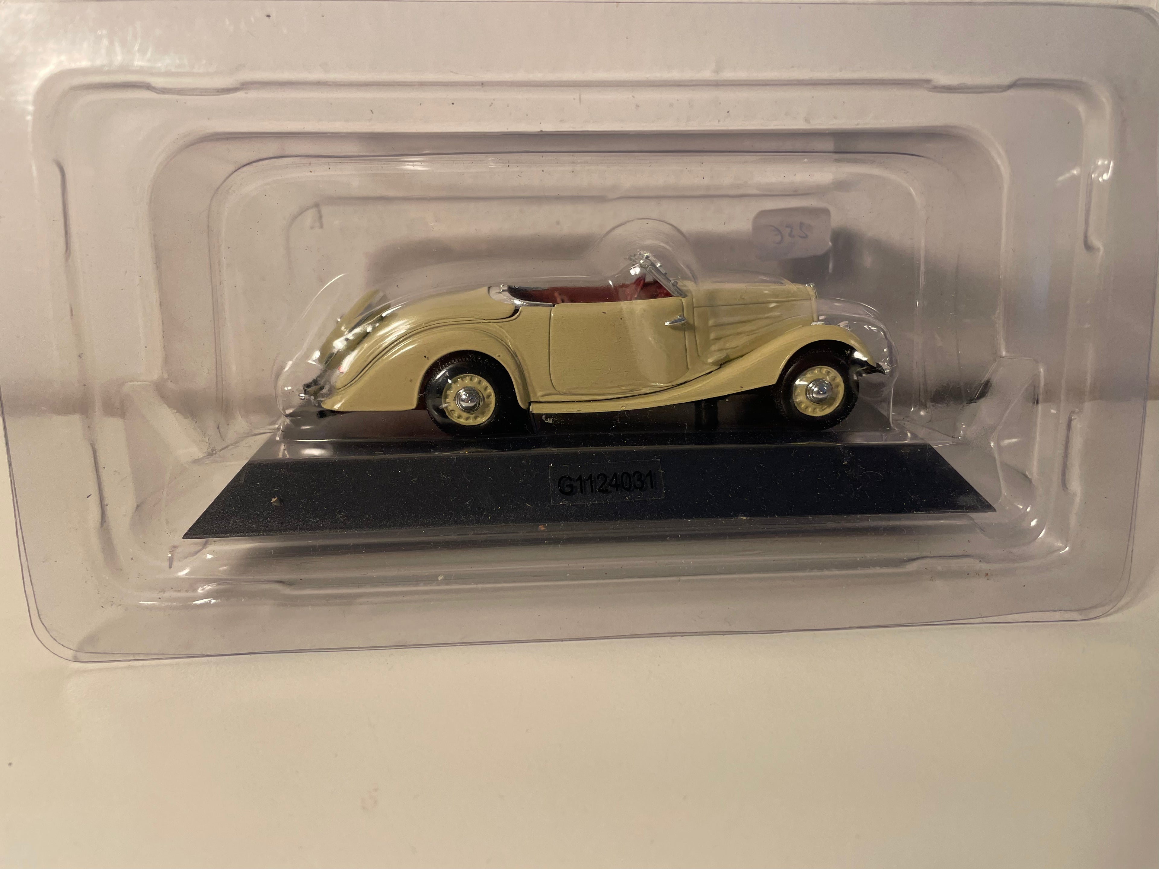 1935 Peugeot 401 Eclipse beige