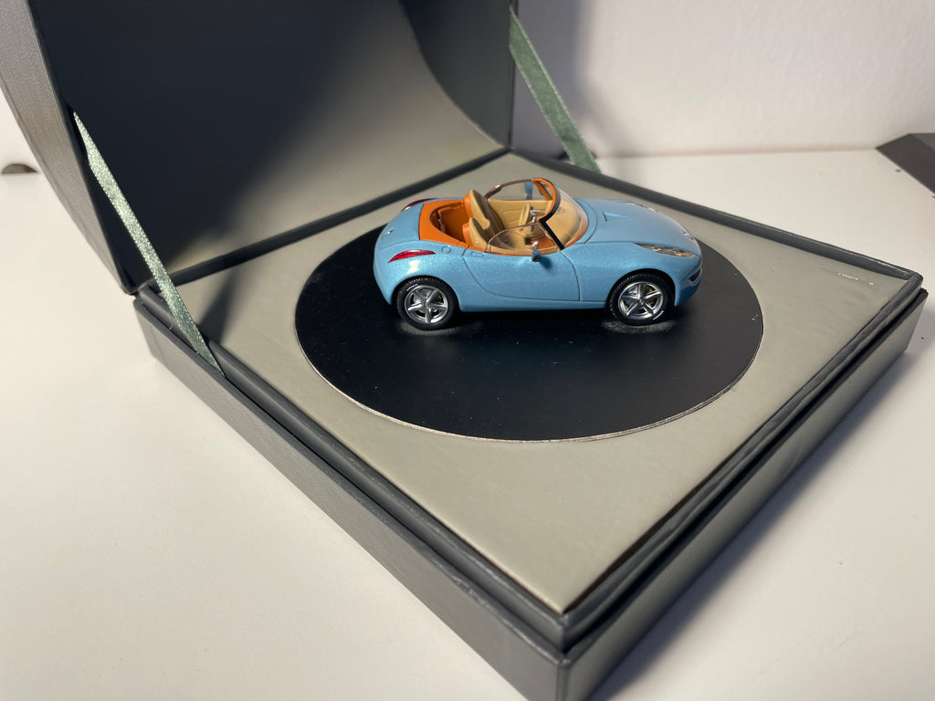 Renault Wind bleue - Concept car - coffret boite carréé marron - NOREV