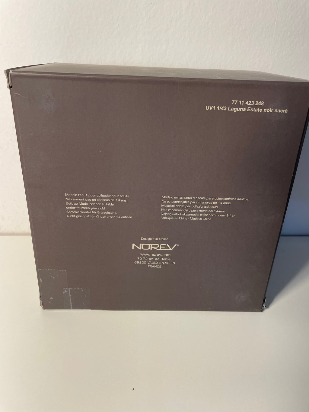 Renault Laguna Estate schwaarz perlé - braune viereckig Box - NOREV