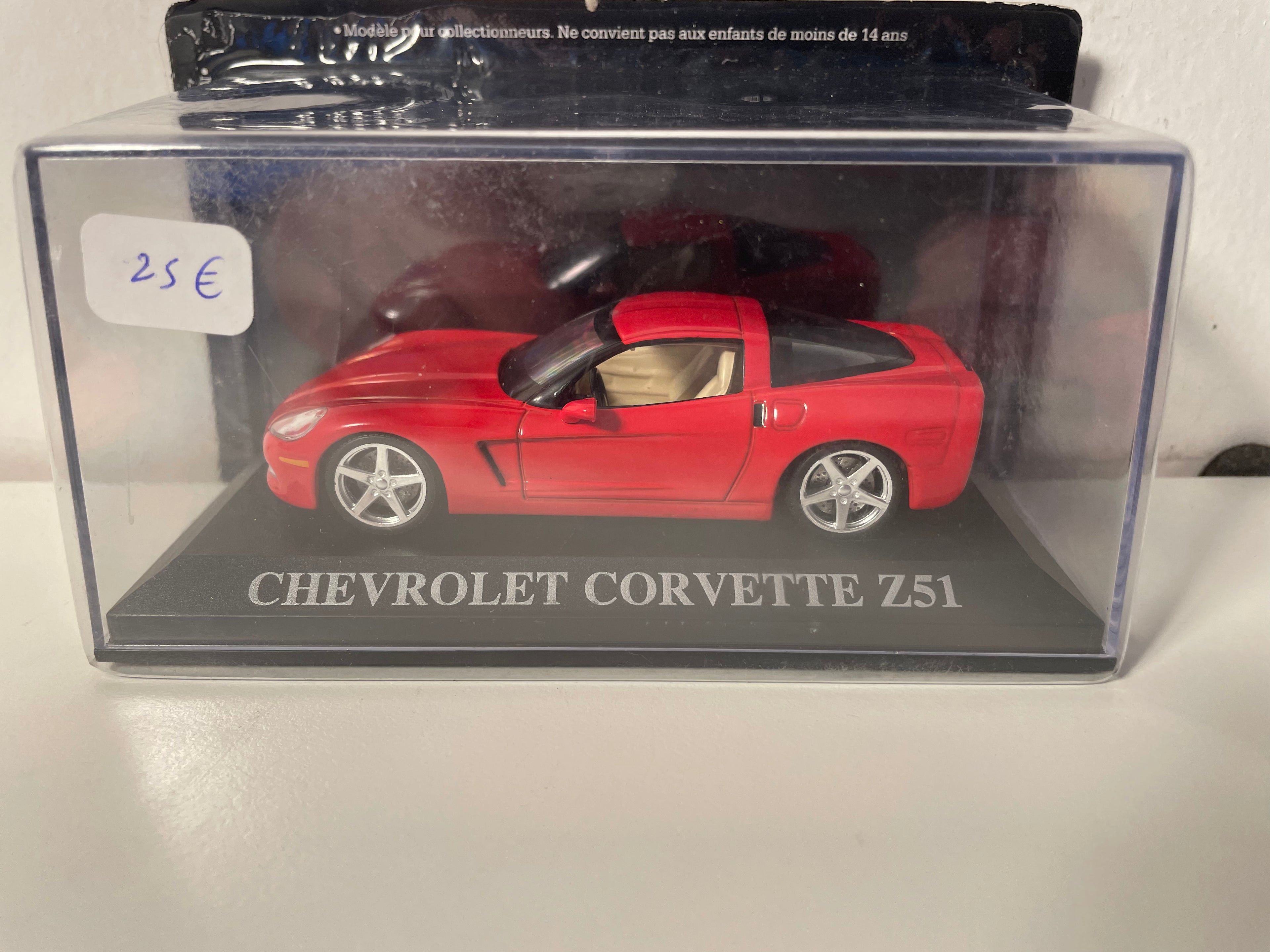 Chevrolet Corvette Z51 rouge (voiture américaine)