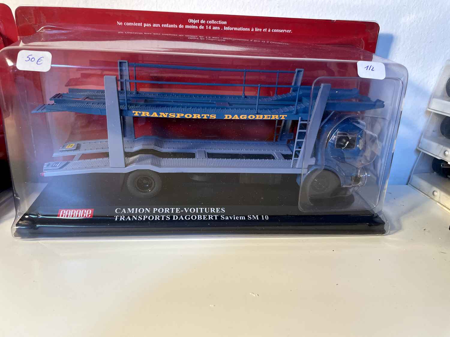 Car transporter truck and its SAVIEM SM 10 blue trailer (Transports Dagobert)