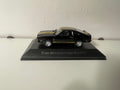 Ford Mustang Cobra 2 noire et dorée de 1977 (voiture américaine)