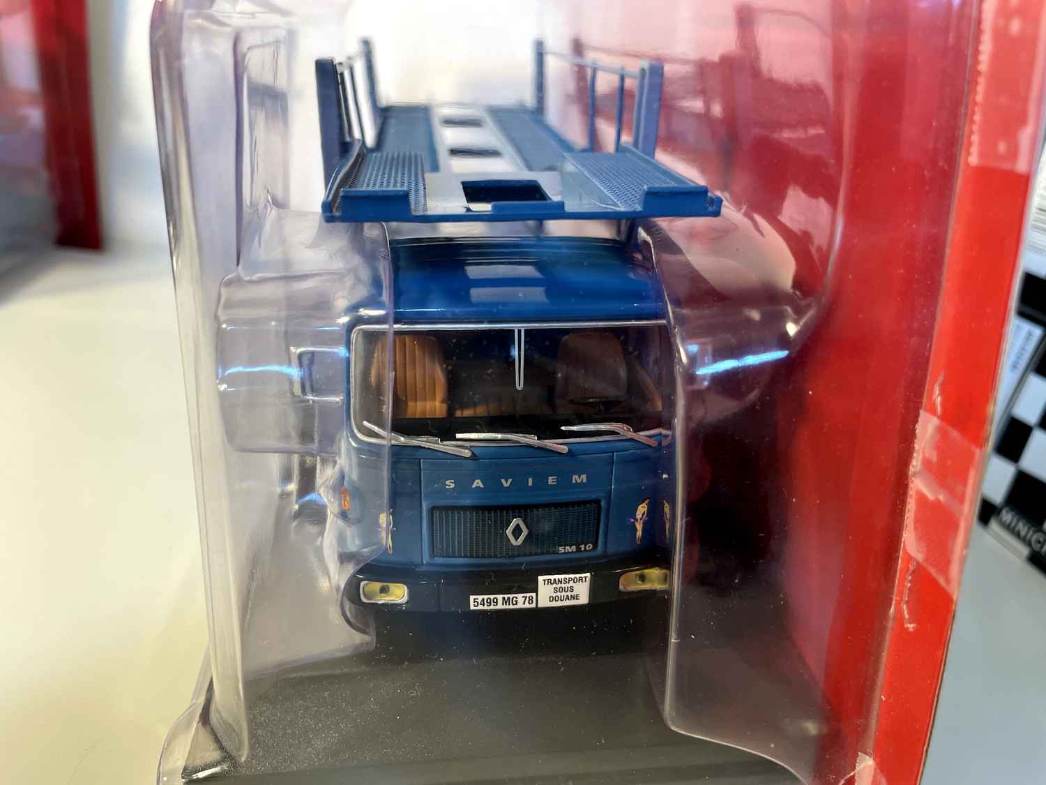 Car transporter truck and its SAVIEM SM 10 blue trailer (Transports Dagobert)
