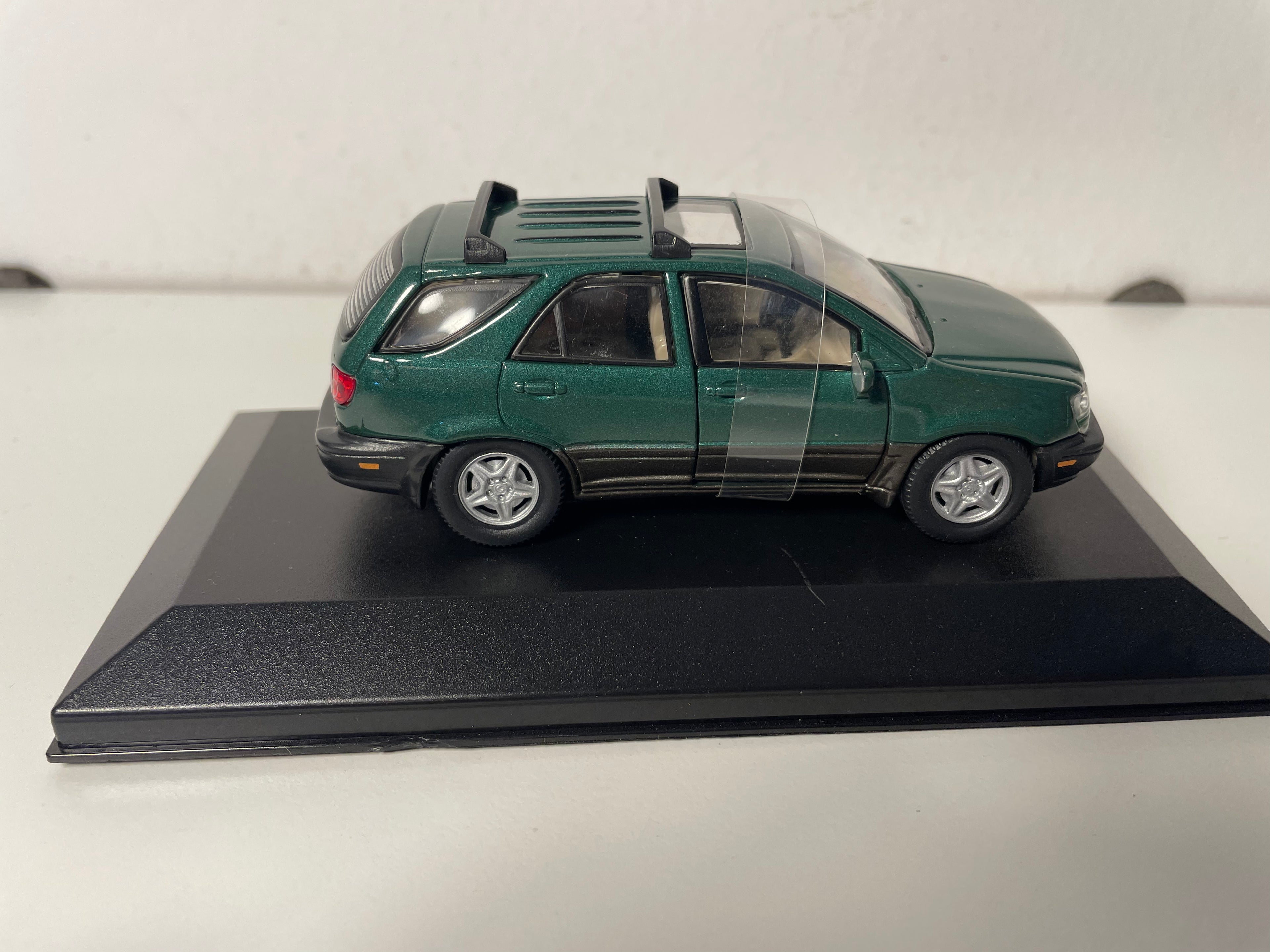 Toyota Lexus RX 300 verde