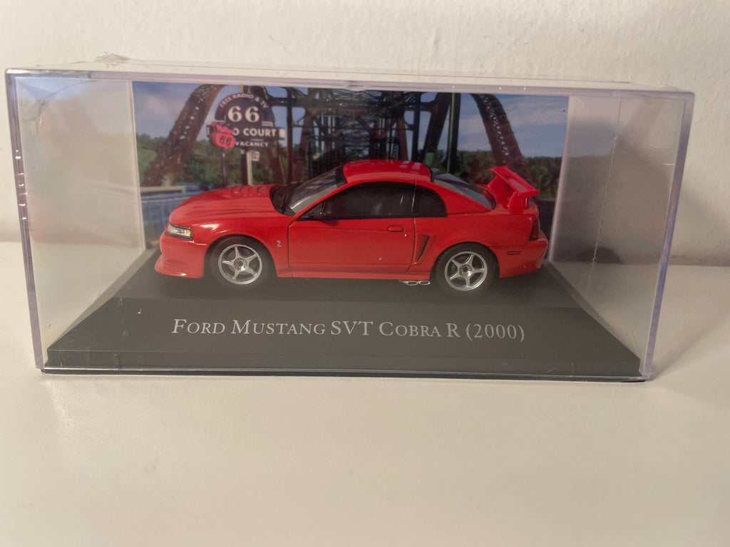 Ford Mustang SVT Cobra R roja de 2000