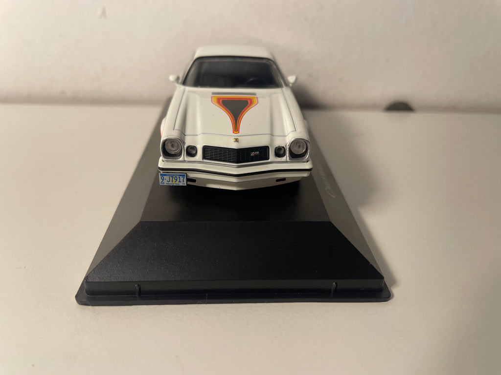 Chevrolet Camaro Z28 blanca de 1977