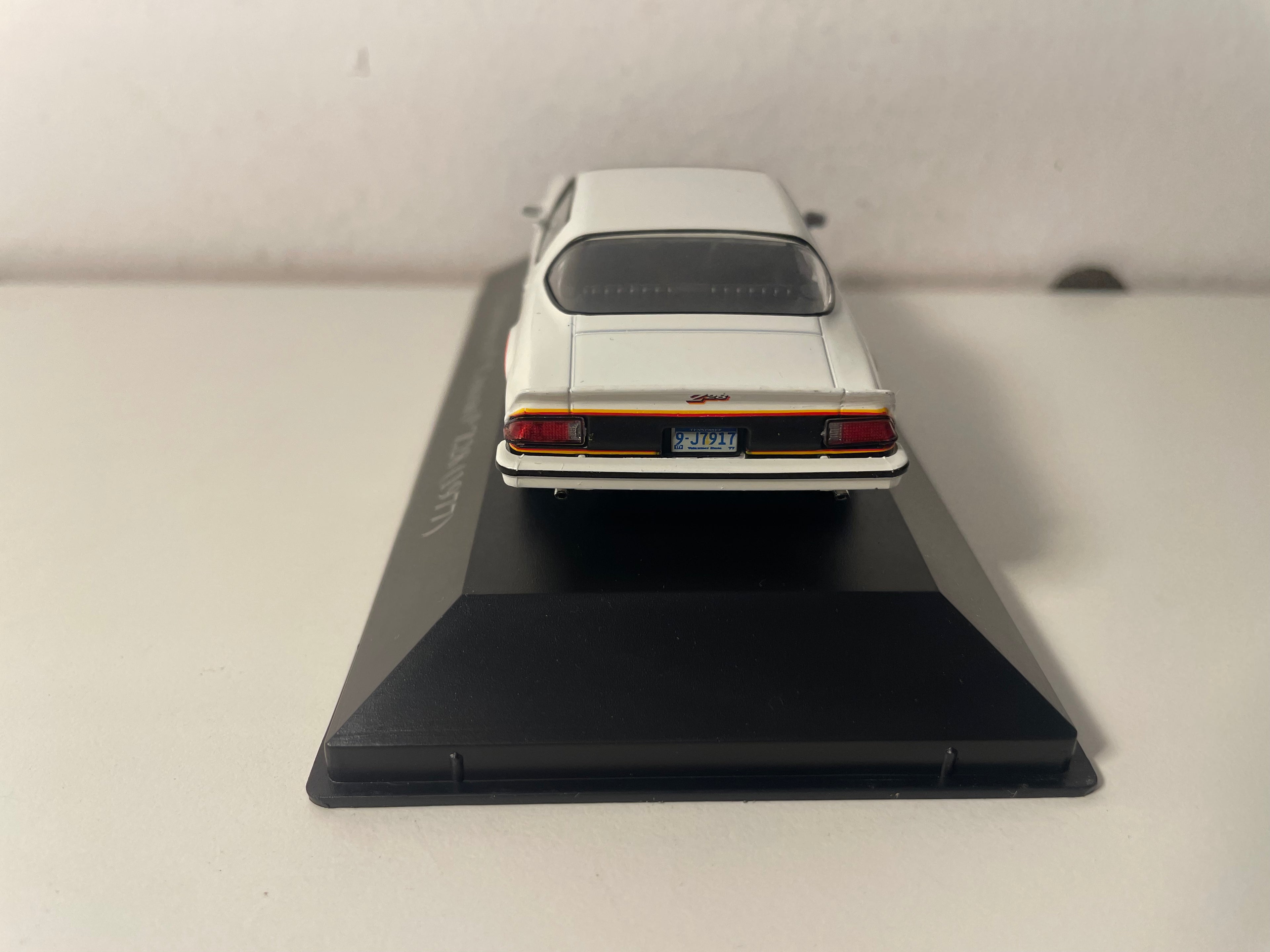 Chevrolet Camaro Z28 blanca de 1977