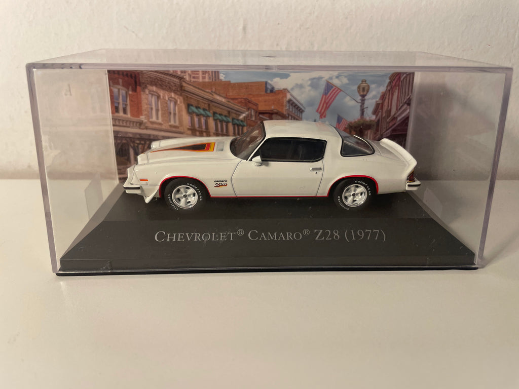 Chevrolet Camaro Z28 blanca de 1977