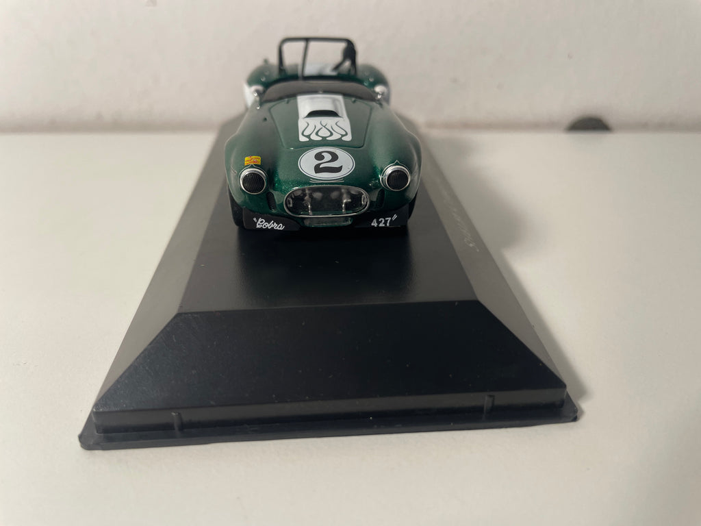 Shelby Cobra 427 S/C verde y blanca de 1964