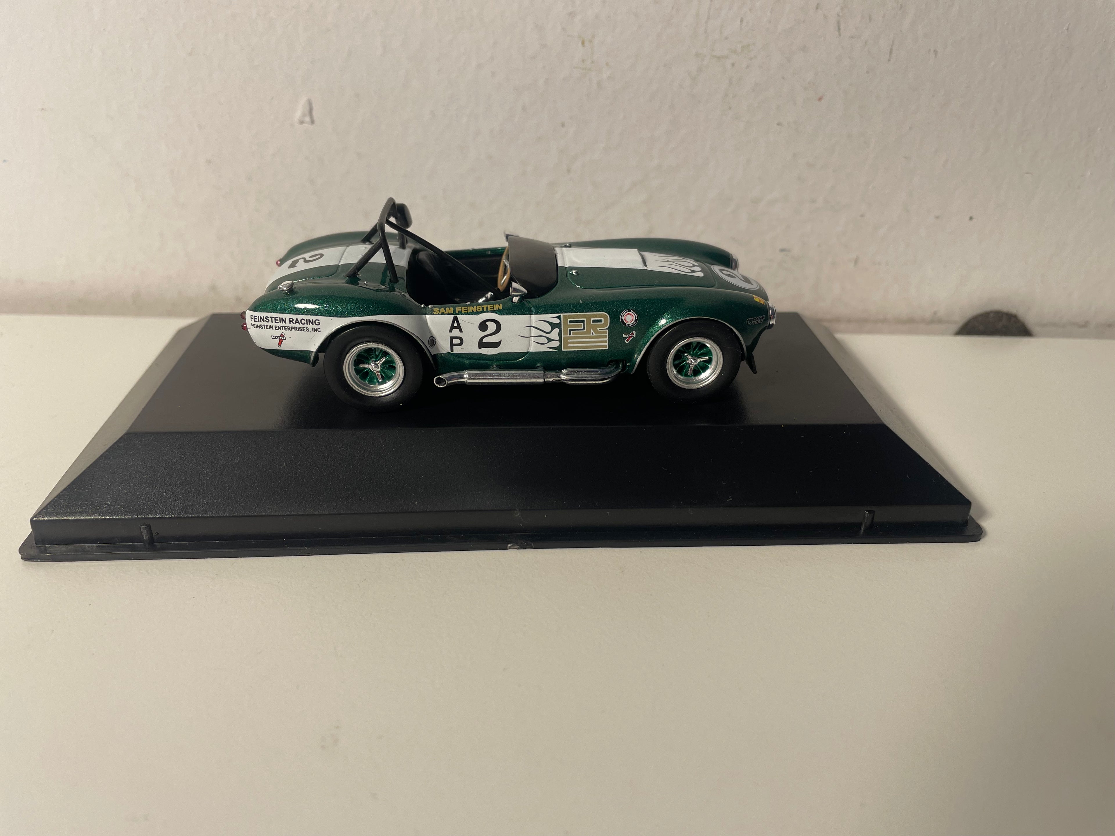 Shelby Cobra 427 S/C verde y blanca de 1964
