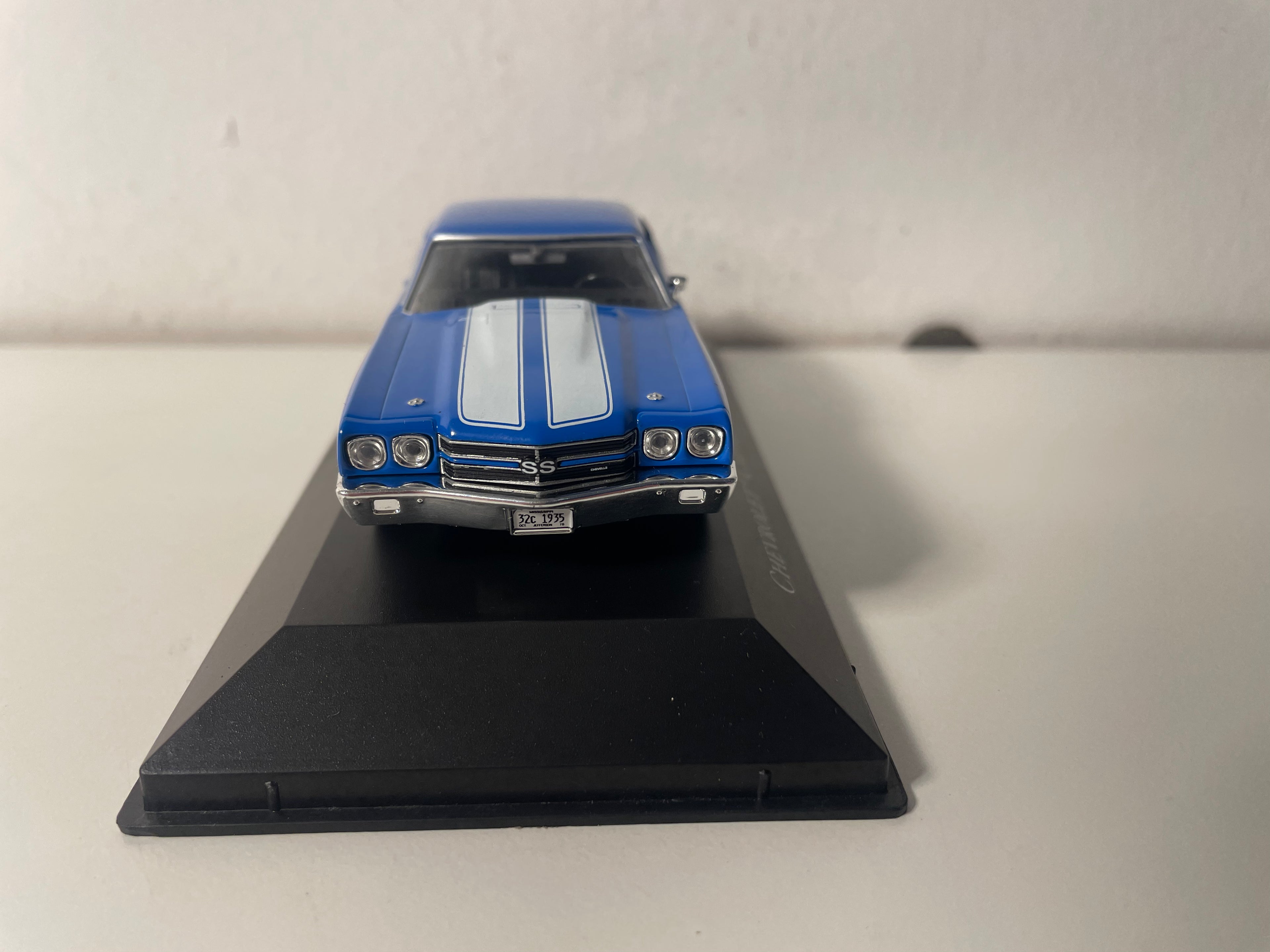 Chevrolet Chevelle SS 454 bleue et blanche de 1970 (voiture américaine)