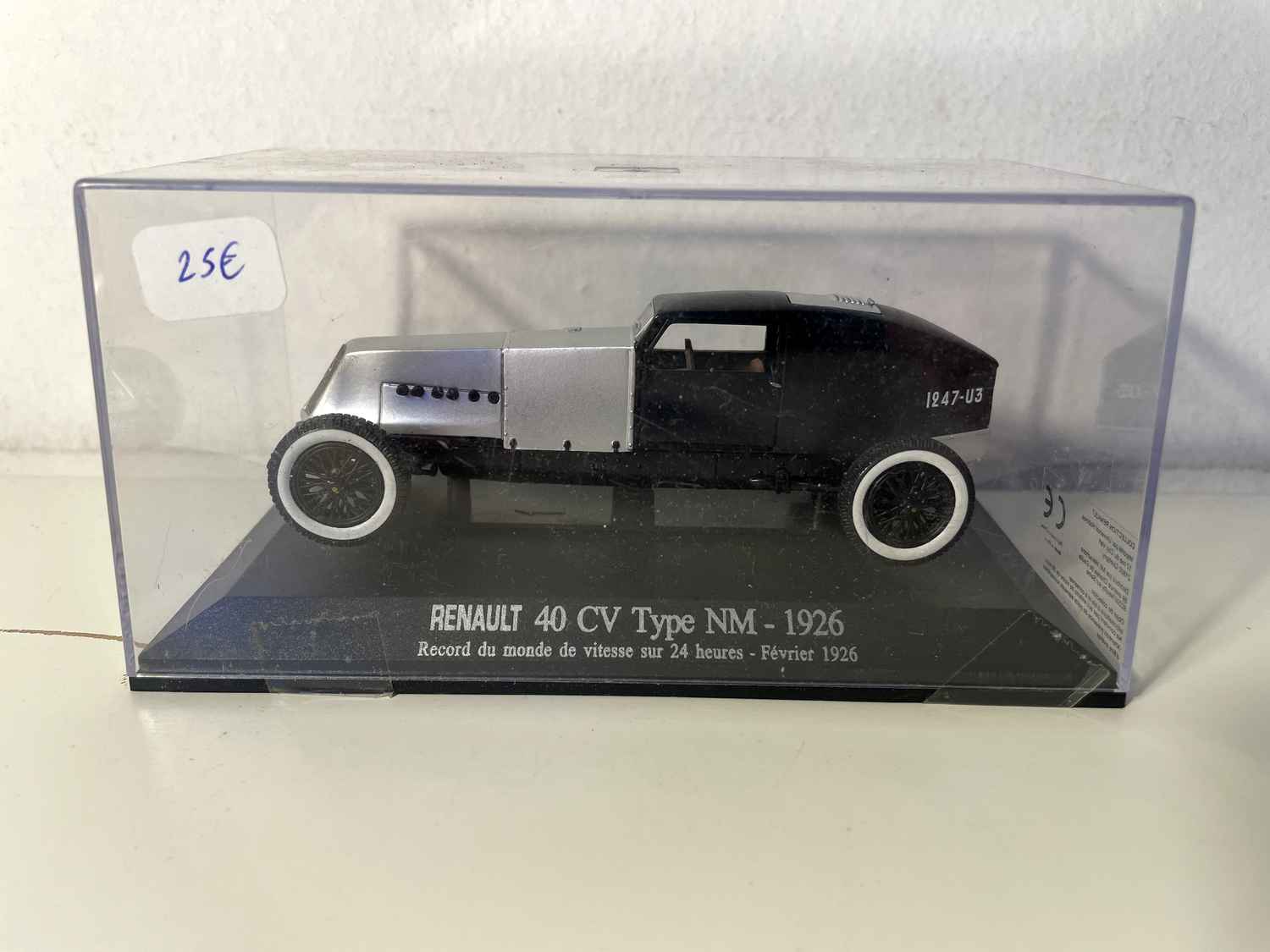 Renault 40 CV typ NM czarno-szary (24-godzinny rekord świata prędkości w lutym 1926 r.)