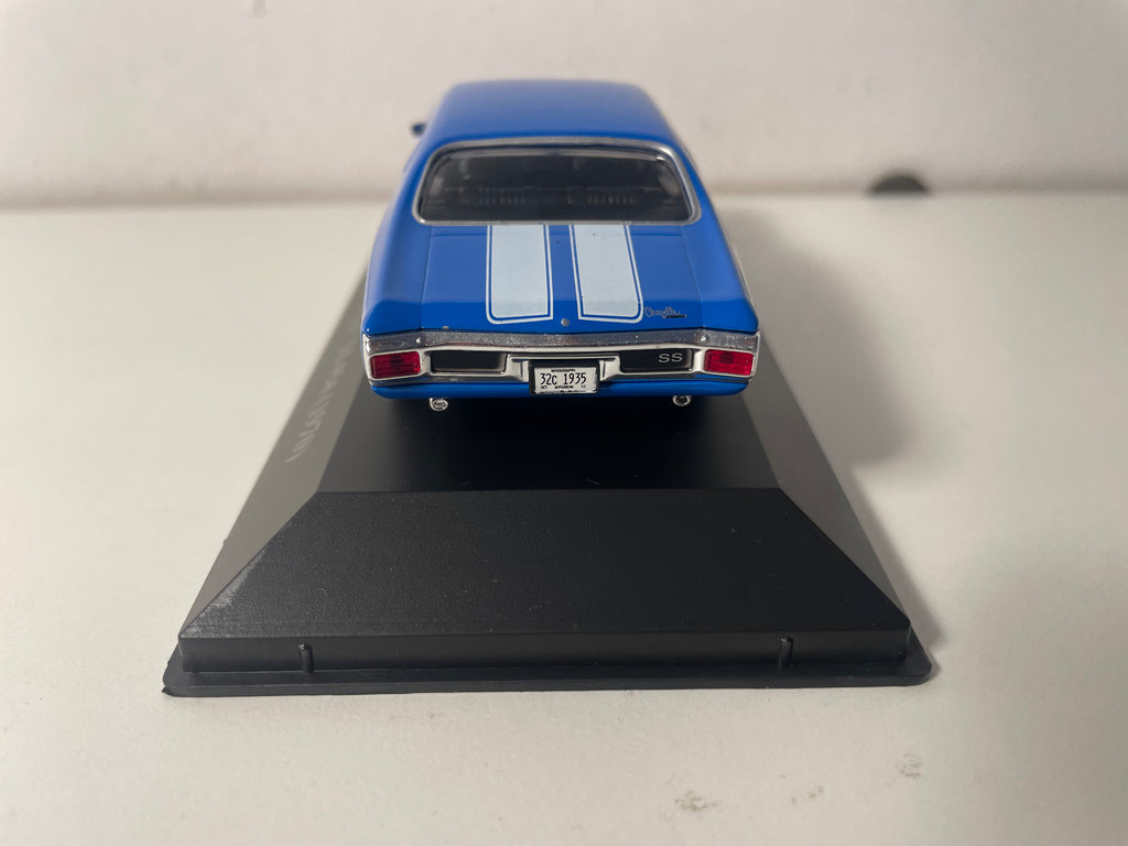 Chevrolet Chevelle SS 454 bleue et blanche de 1970 (voiture américaine)