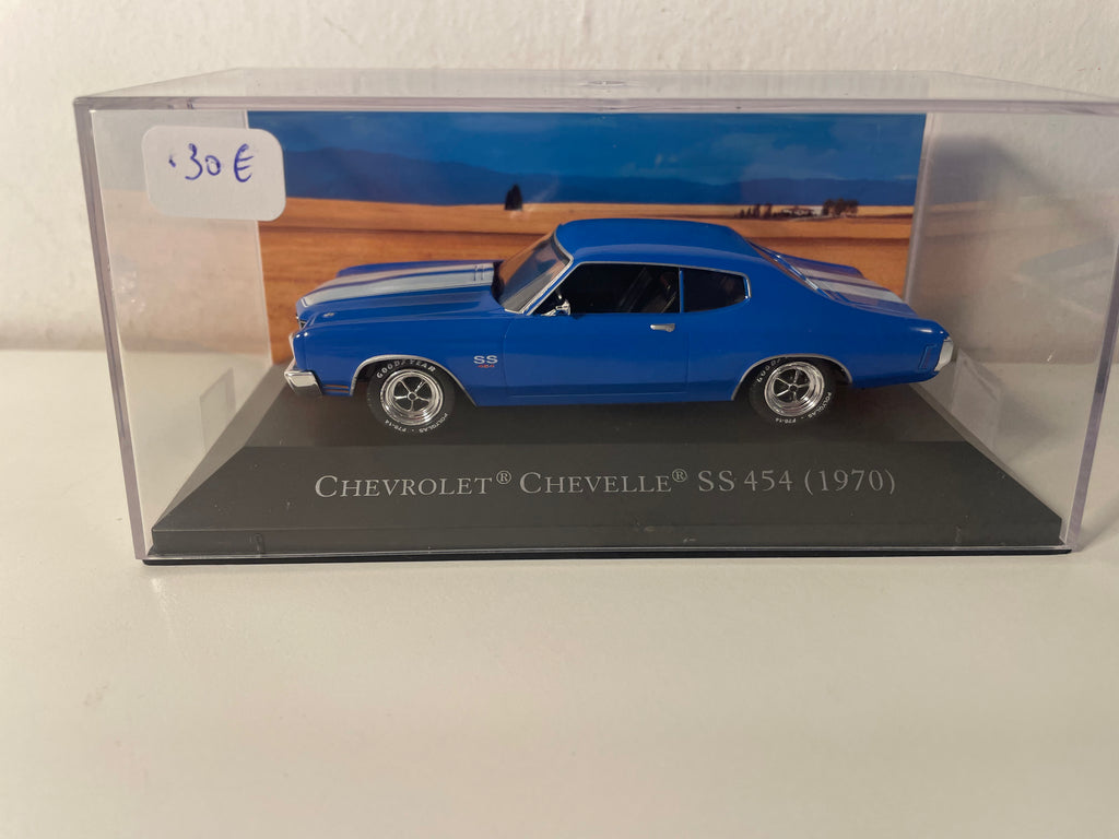 Chevrolet Chevelle SS 454 bleue et blanche de 1970 (voiture américaine)