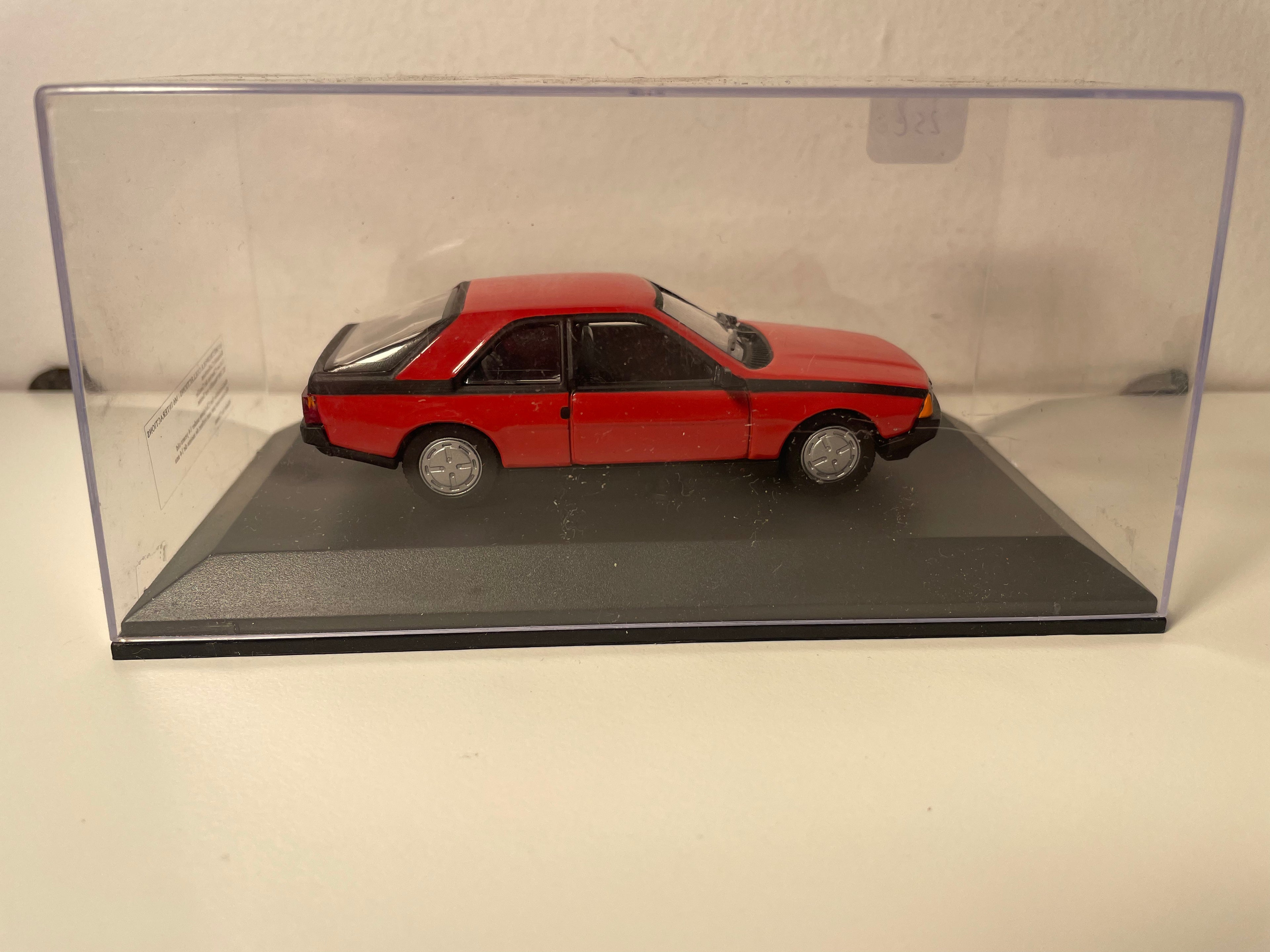 1981 roude Renault Fuego