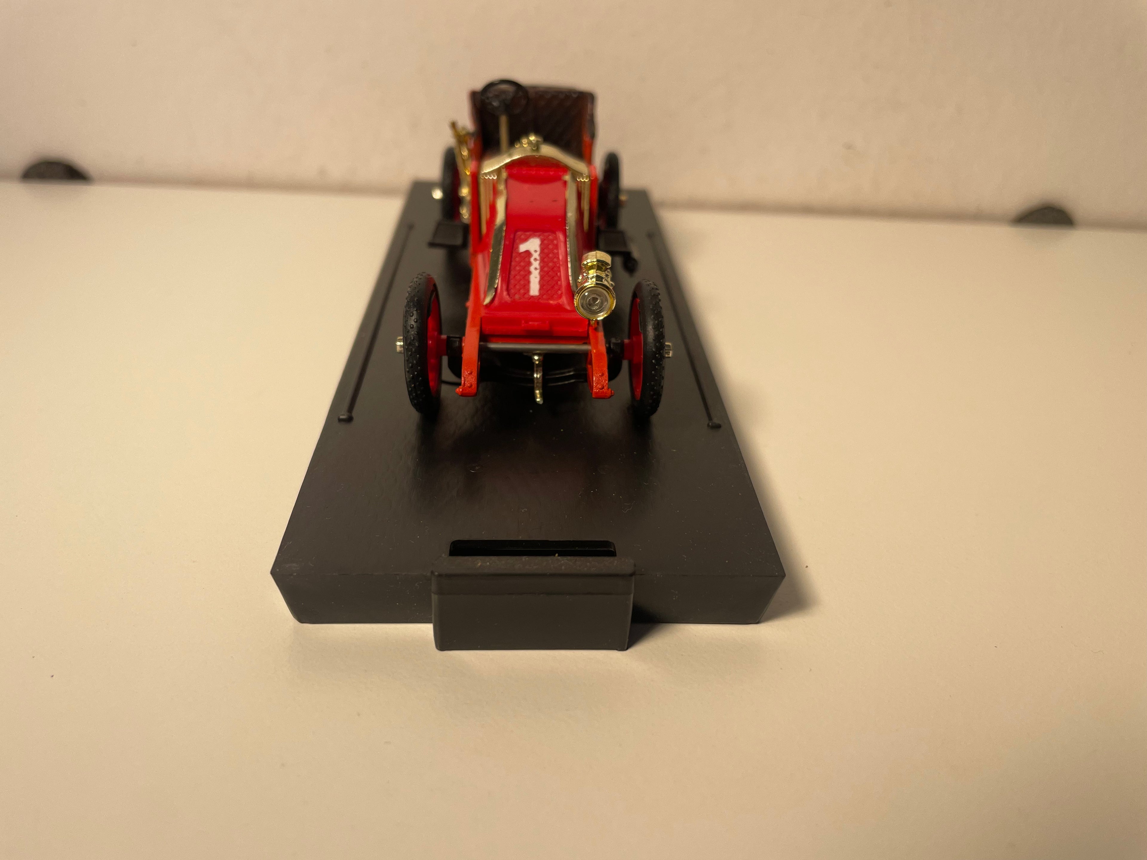 Renault GB 3B czerwony, z numerem 1 - BRUMM