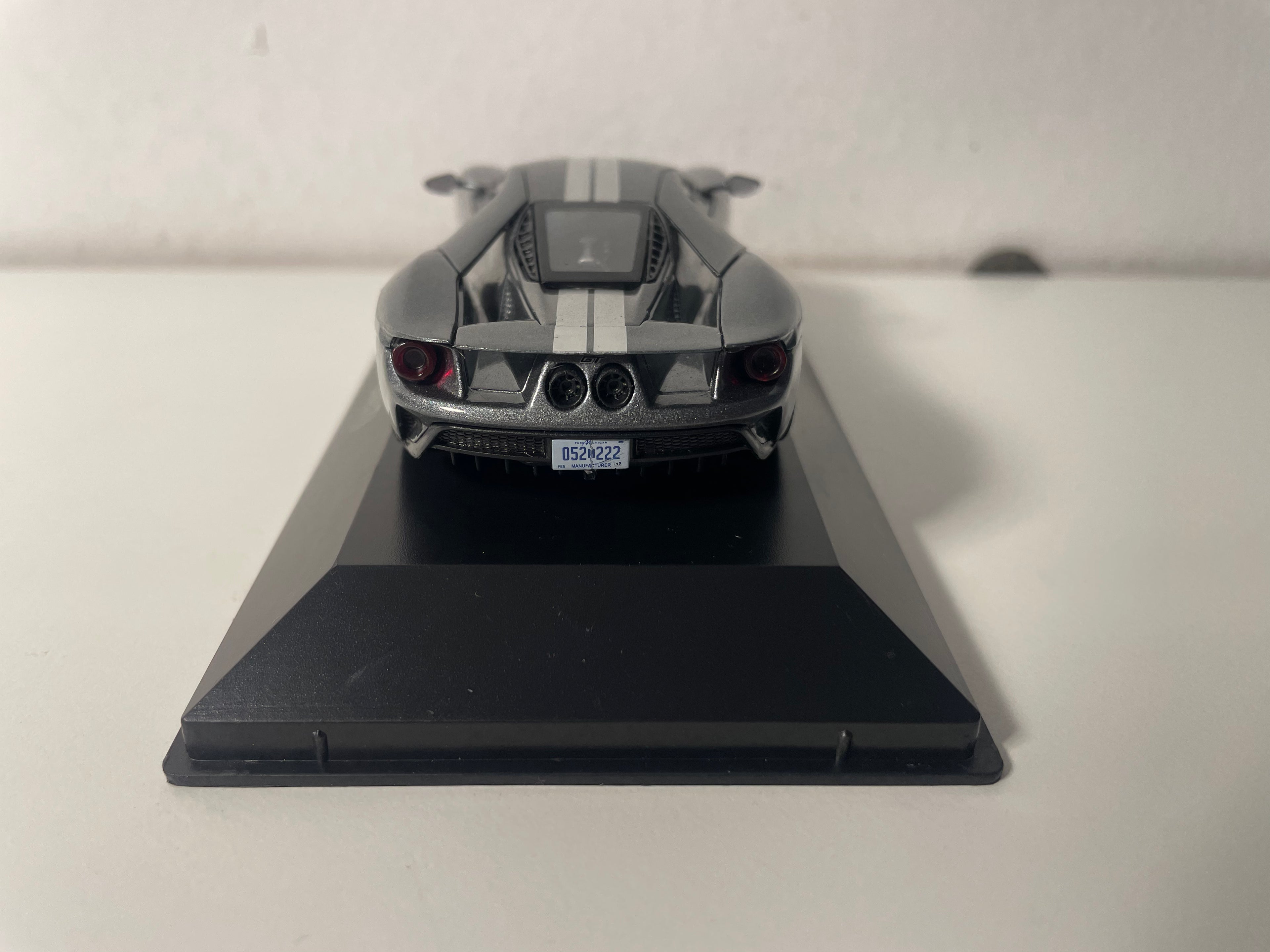 Ford GT grigia (diversi colori di grigio) del 2017