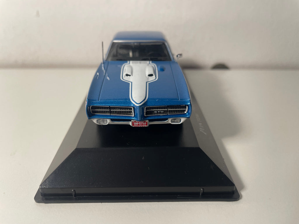 Pontiac GTO Royal Bobcat blu e bianco del 1969 (auto americana)