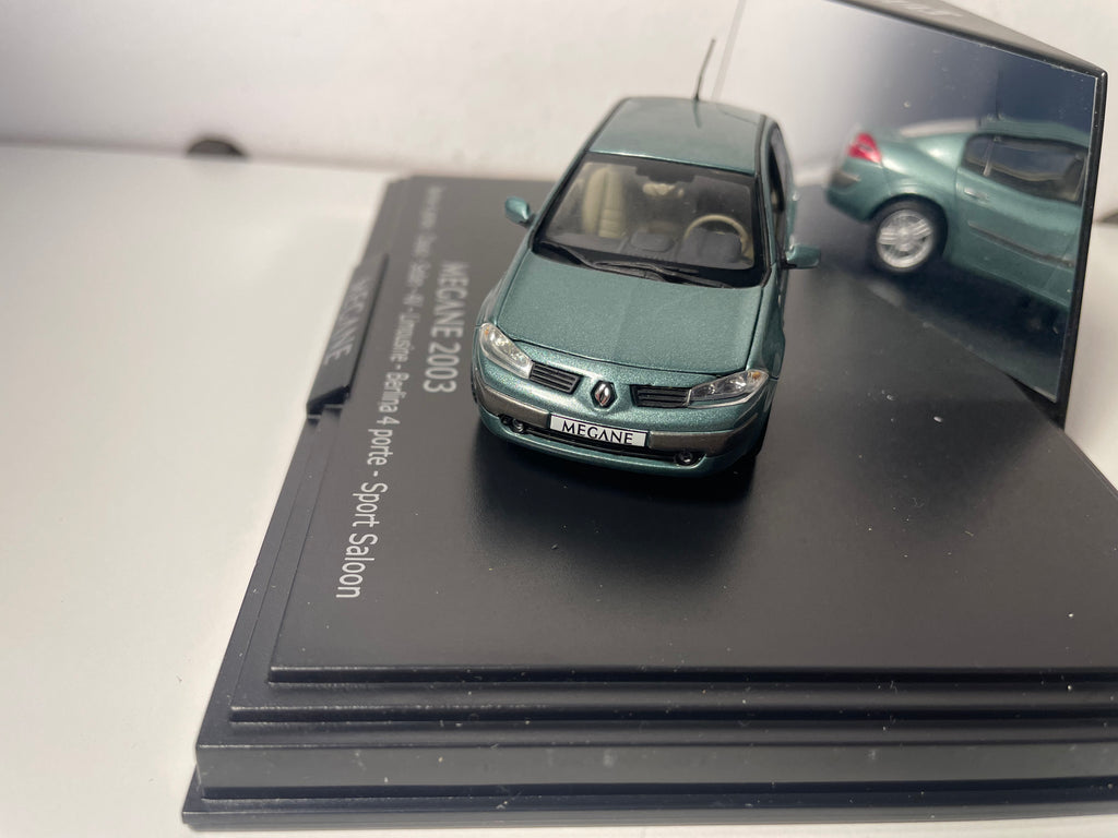 Renault Mégane 4-Türer in grün (Kupfergrün) von 2003 - NOREV - rechteckiges Box-Set (Box Nr. 4)