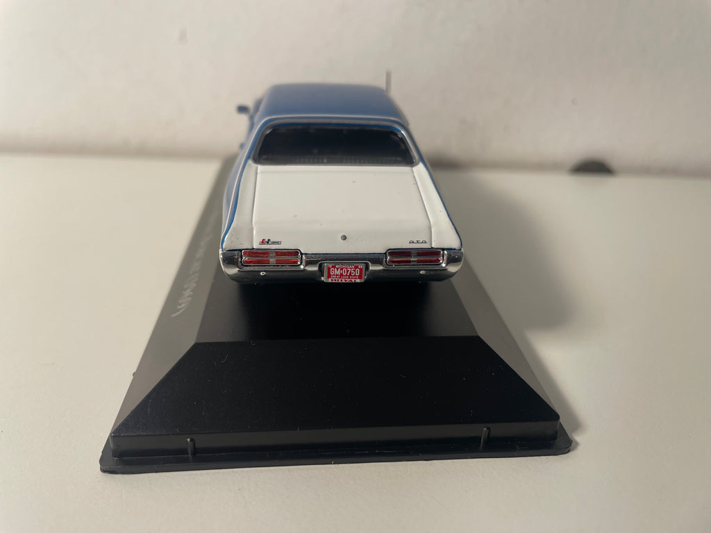 Pontiac GTO Royal Bobcat blu e bianco del 1969 (auto americana)