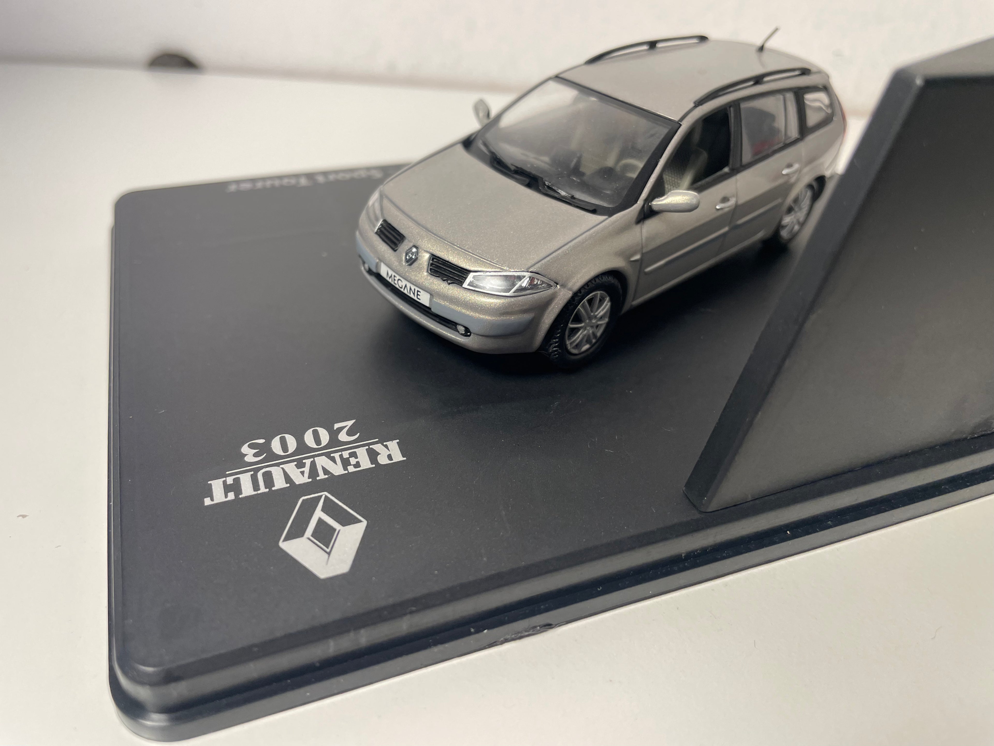 Renault Mégane Estate Grandtour grijs? van 2003 - ELIGOR - rechthoekige boxset (box nr. 5)