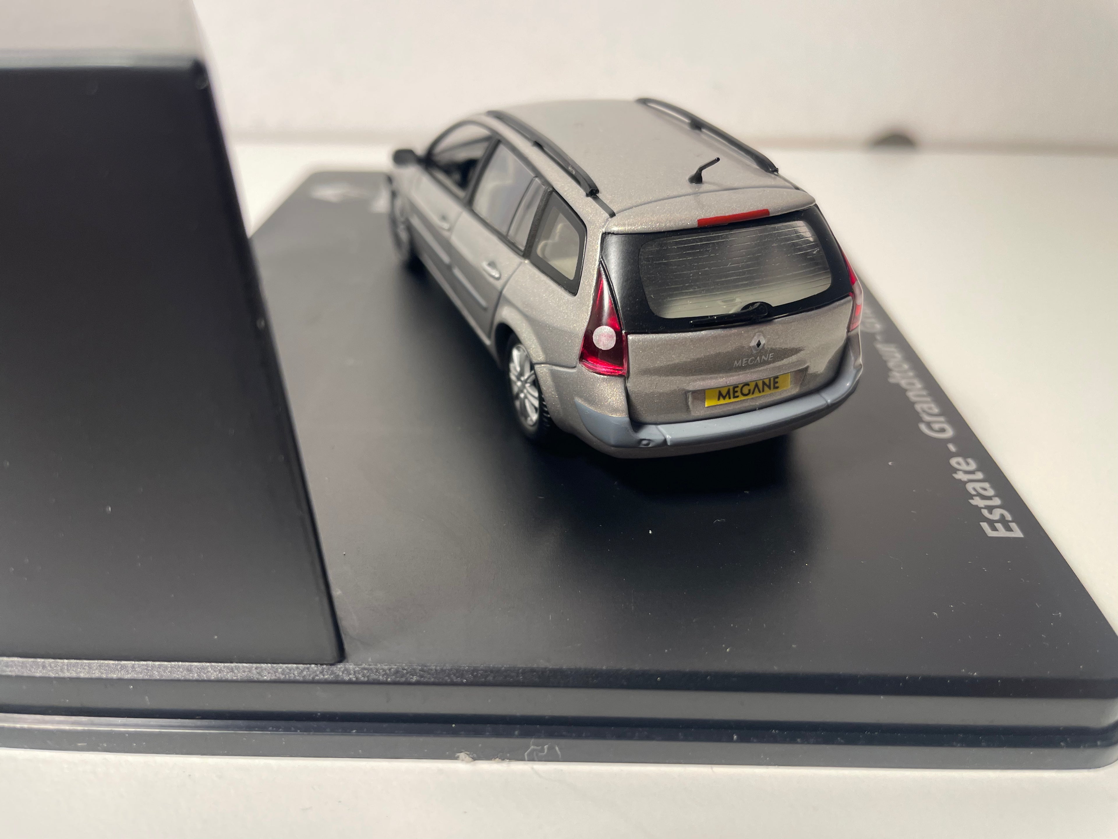 Renault Mégane Estate Grandtour grijs? van 2003 - ELIGOR - rechthoekige boxset (box nr. 5)