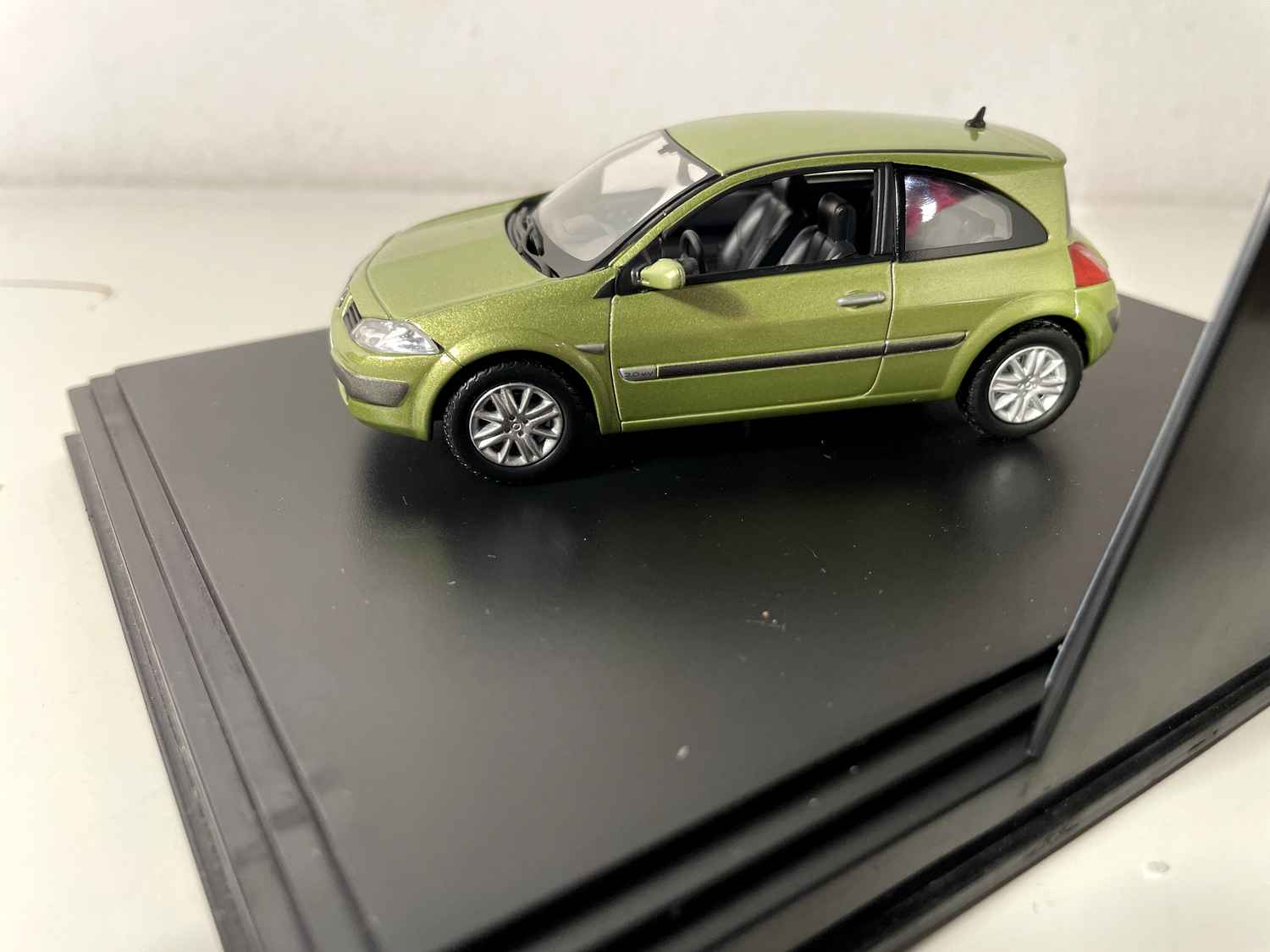 Renault Mégane coupé sport dynamique 2.0 16v verde - (SIN caja de cartón)